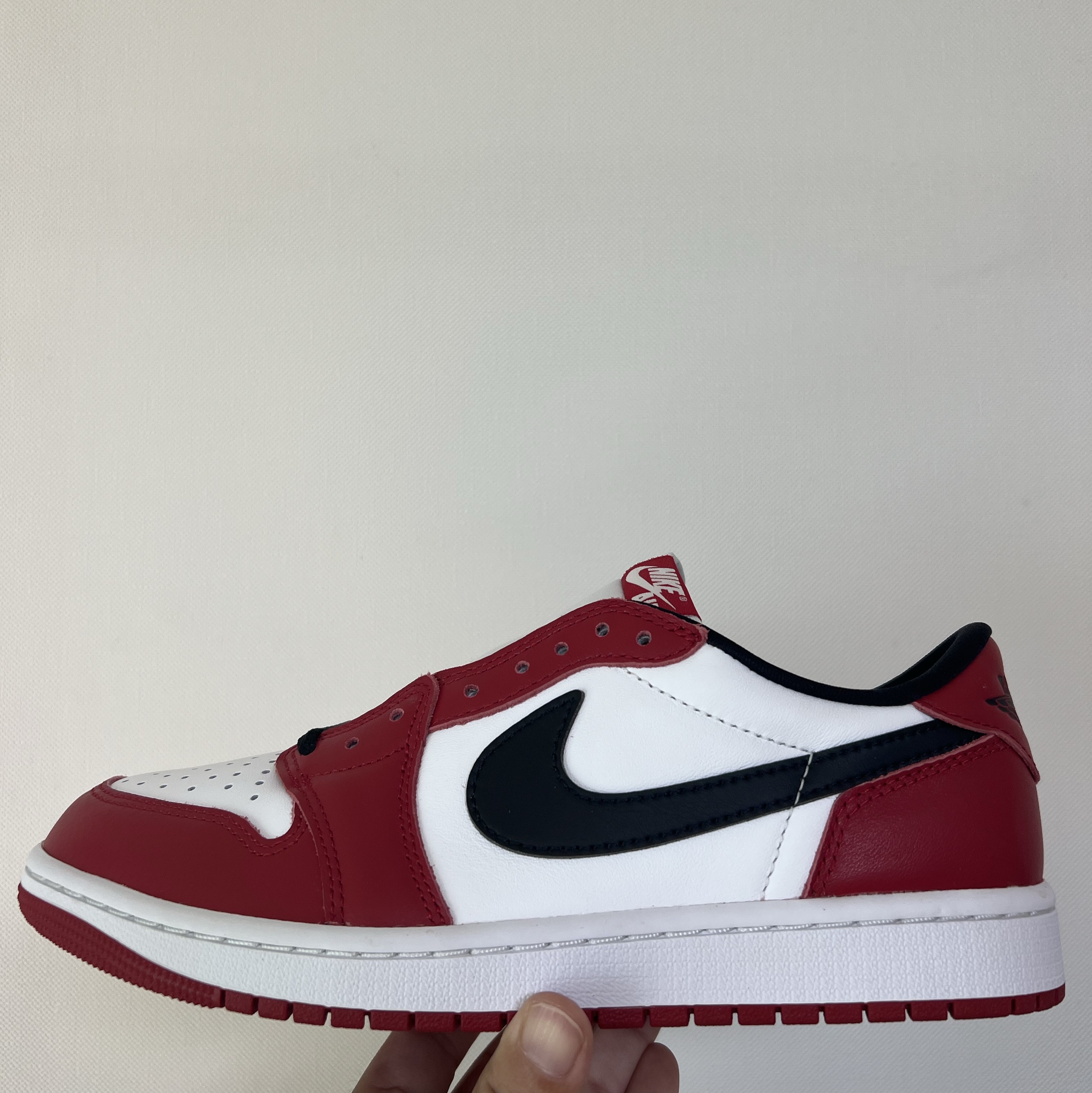 Jordan 1 Retro Low OG Chicago 착용 스타일 - 1