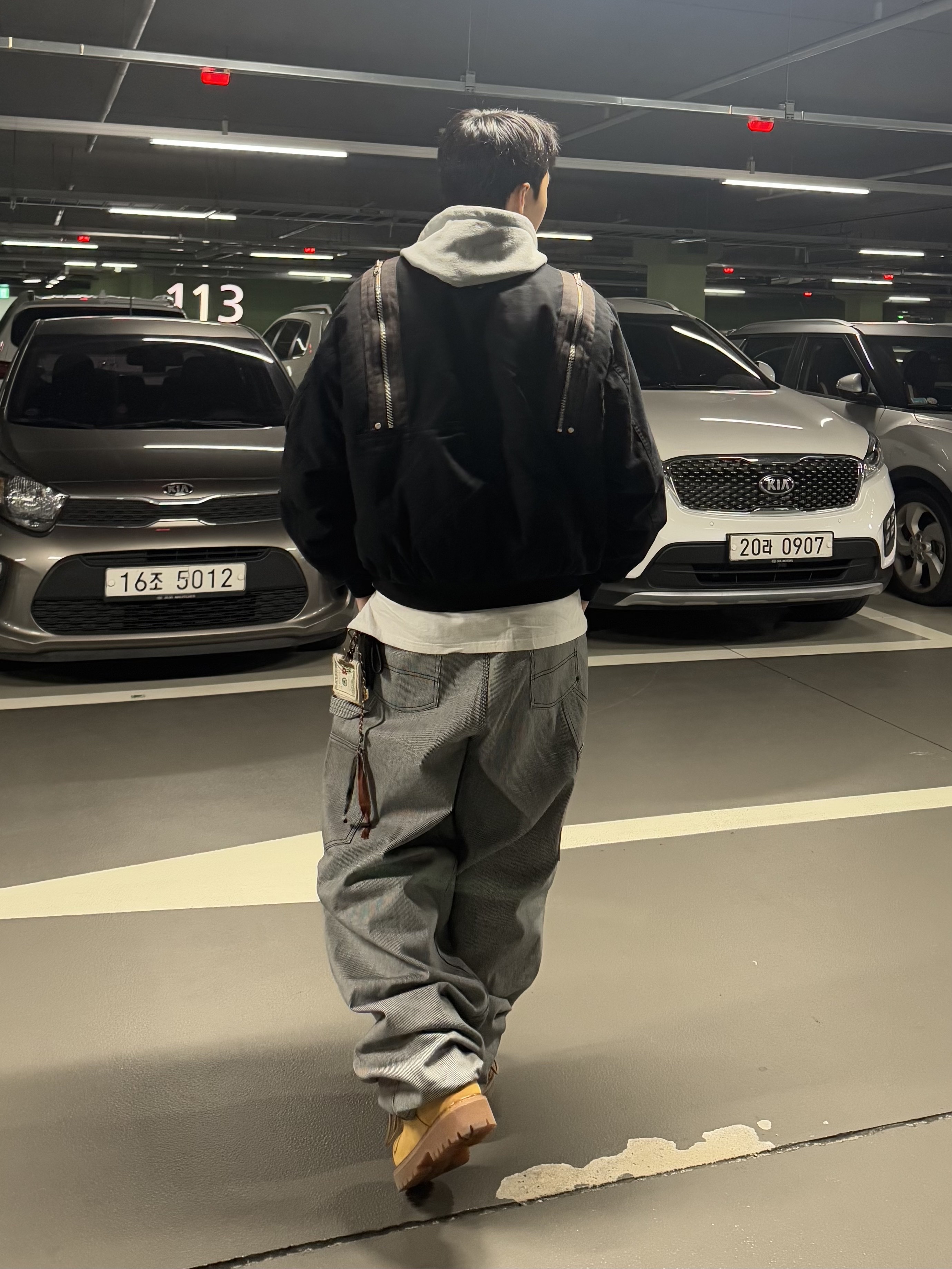 Undermycar Rumlow Back Zip Cotton Garment Bomber Dark Gull - 22FW, Undermycar Stripe Engineers Double Knee Work Pants Black Stripe - 24FW 착용 스타일 - 1