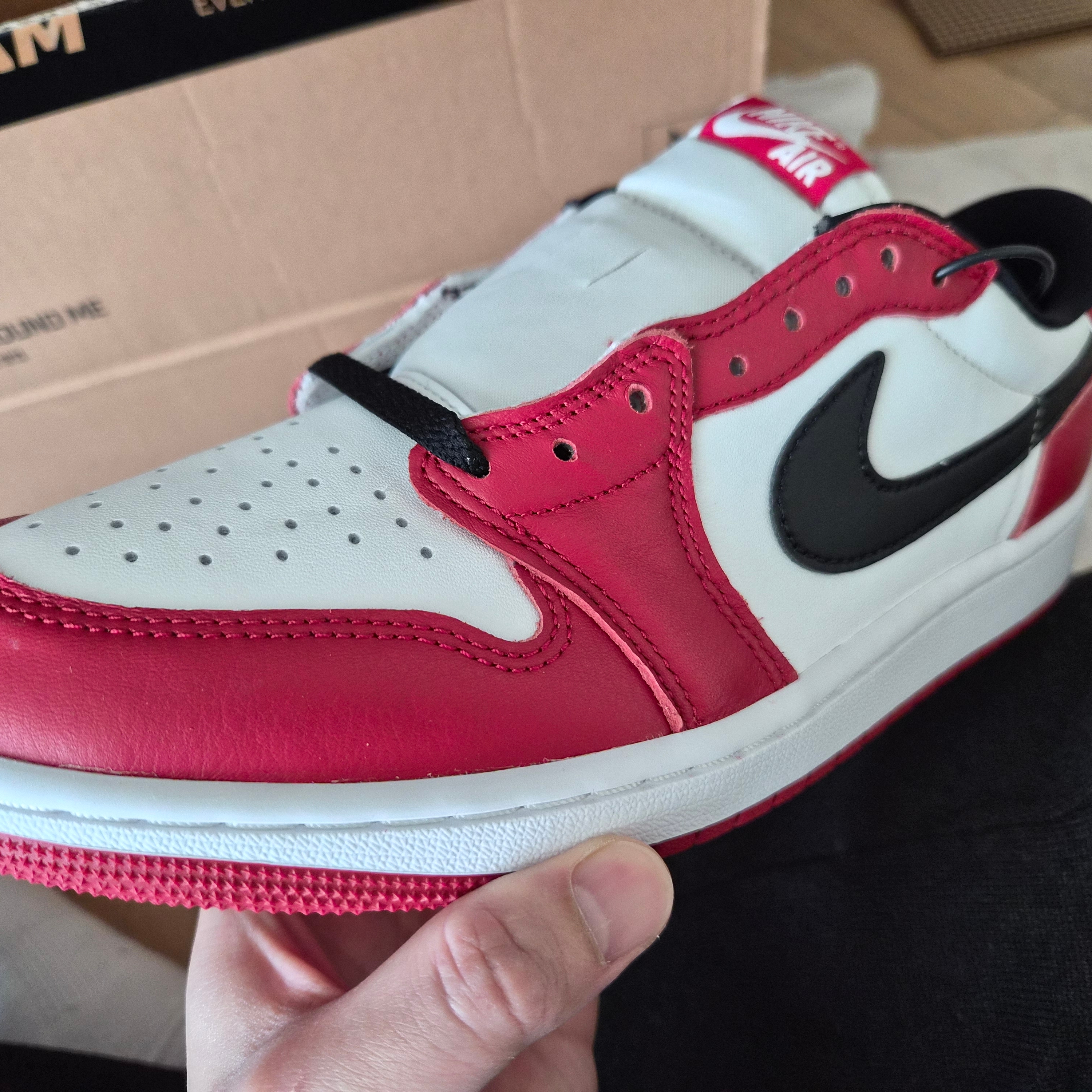Jordan 1 Retro Low OG Chicago 착용 스타일 - 3