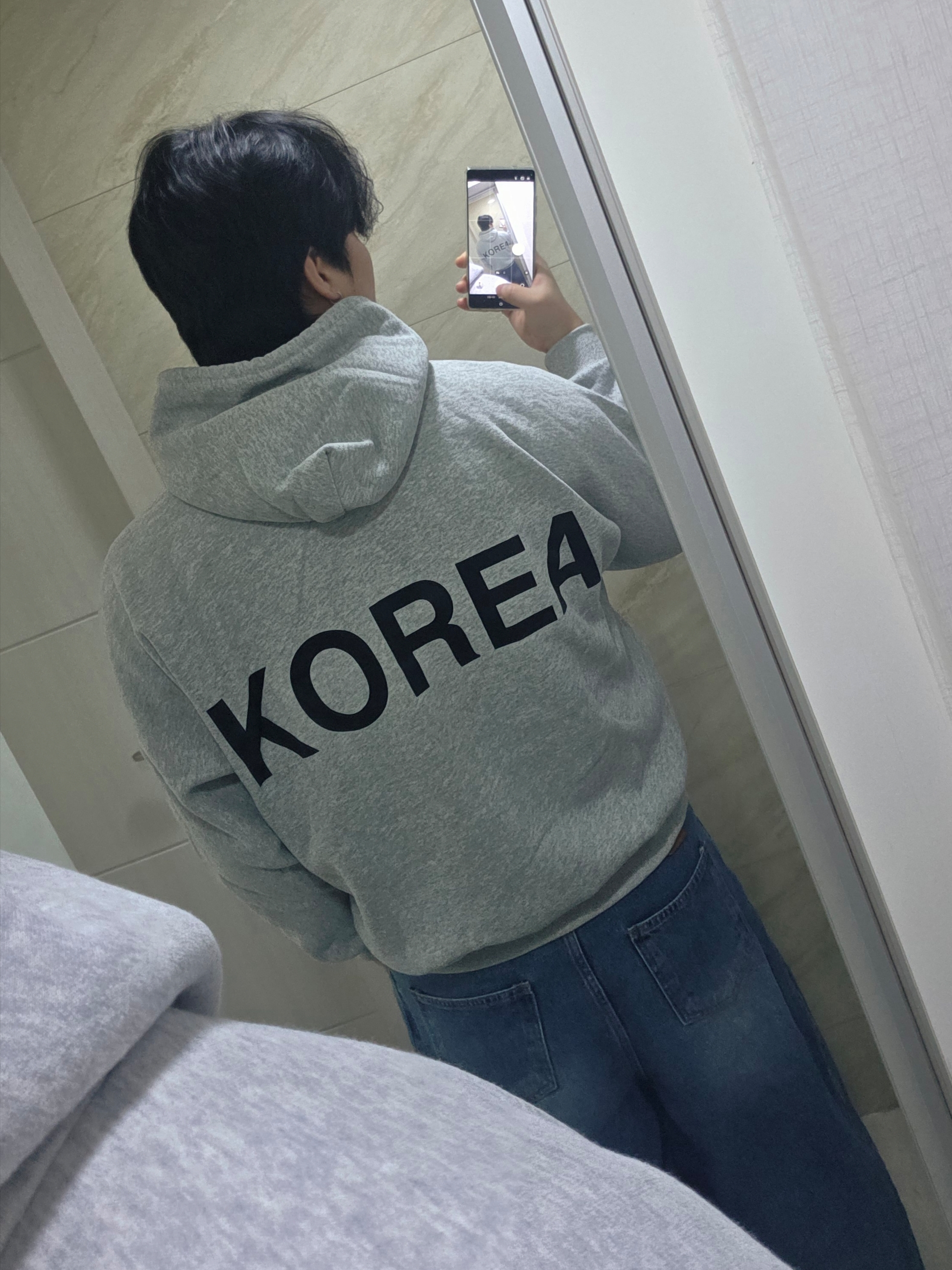 Yeezy HD-10 Grey - Korea Limited 착용 스타일 - 3