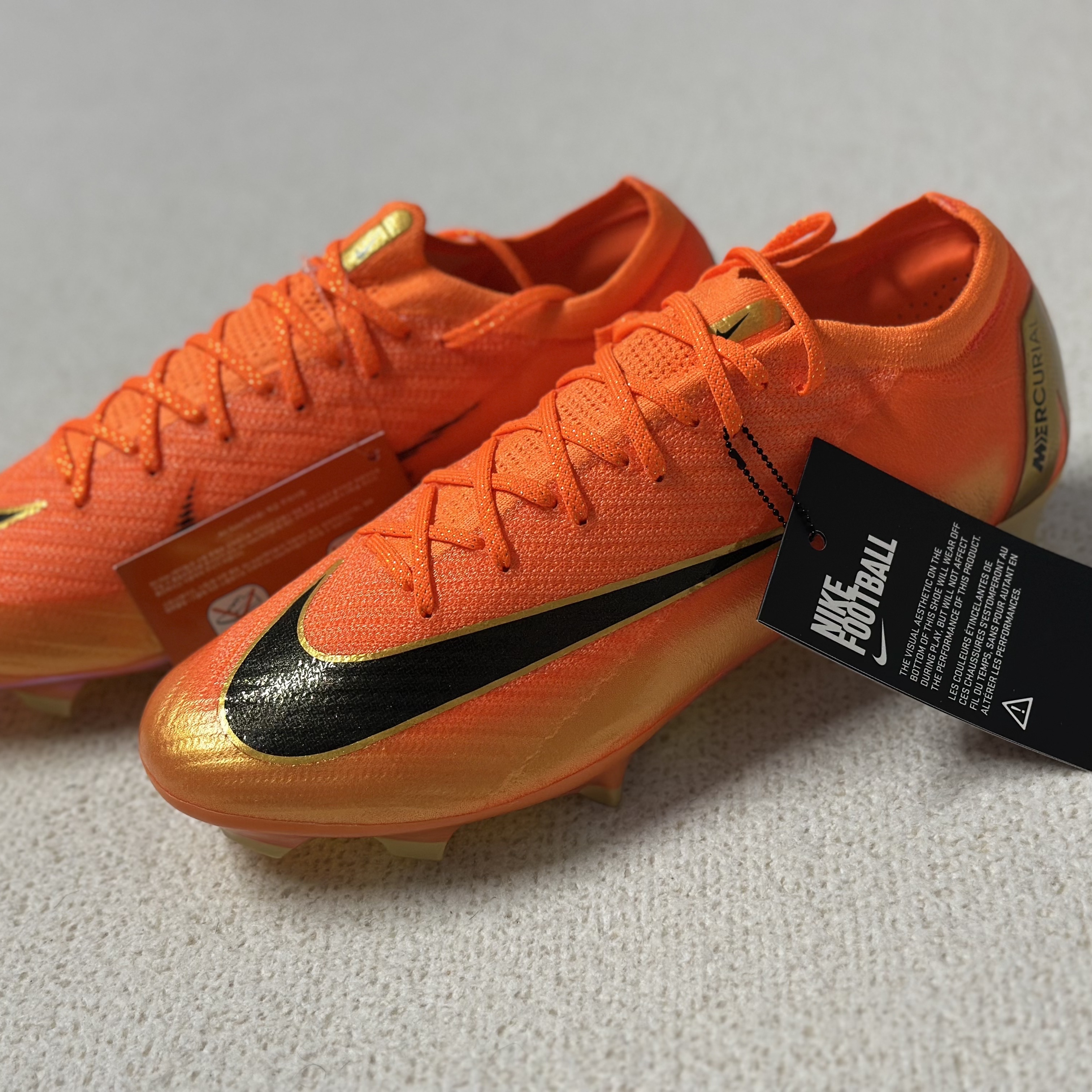 Nike Mercurial Vapor 16 Elite Total Orange Metallic Vivid Gold 착용 스타일 - 2