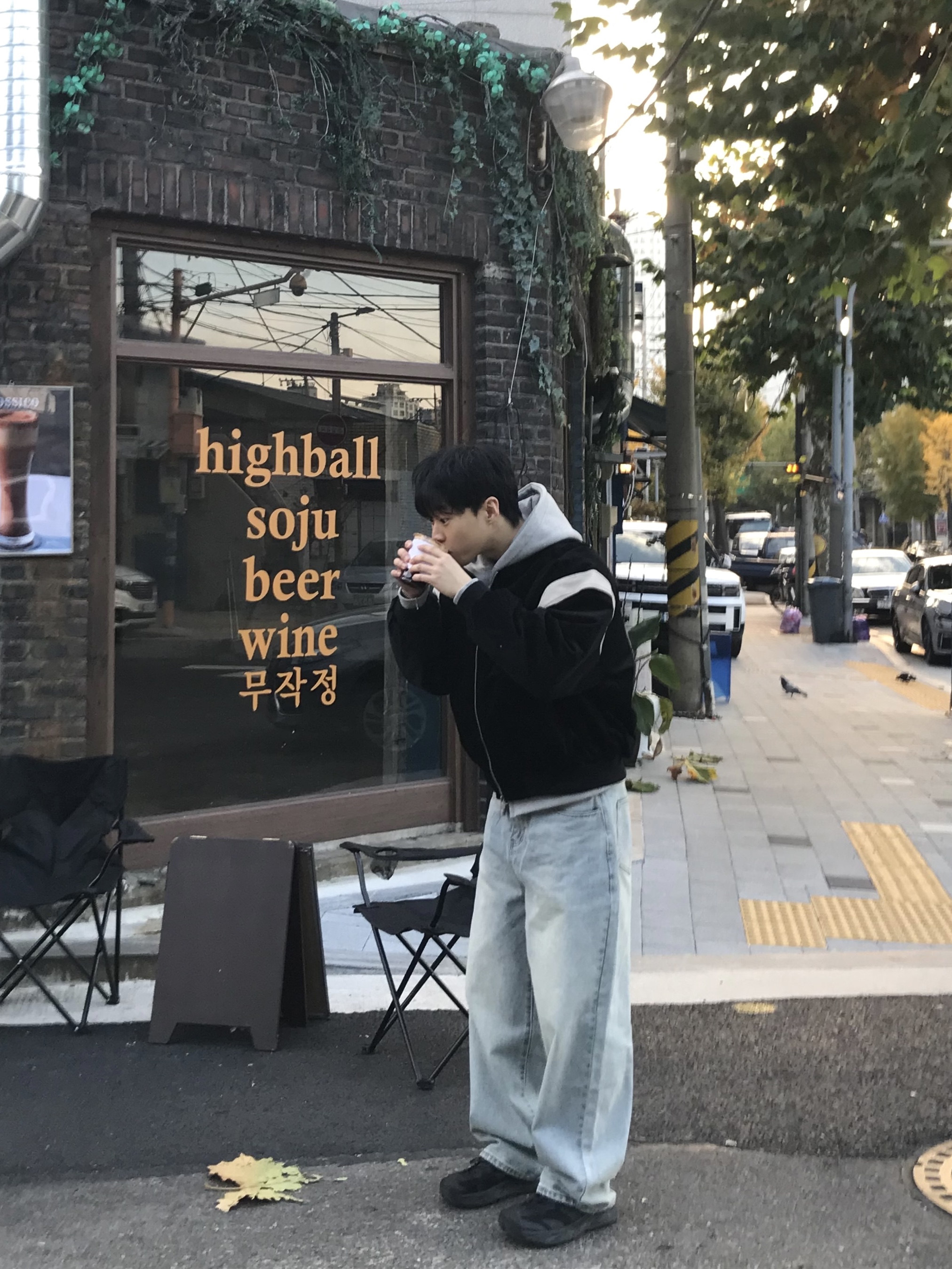 Matin Kim Cracked Logo Ecobag Black, Hoka Hopara 2 Black 착용 스타일 - 3