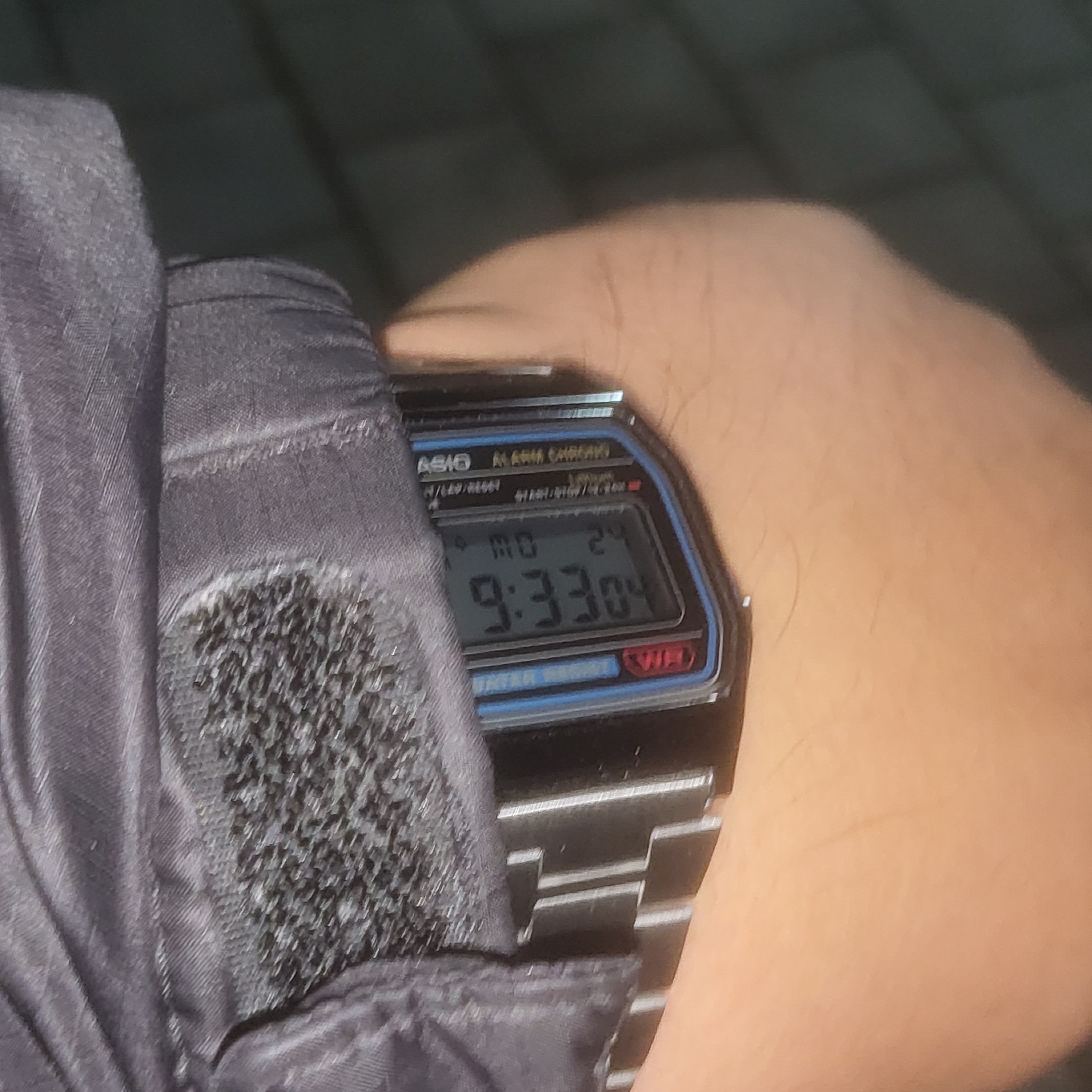 Casio A-158WA-1 착용 스타일
