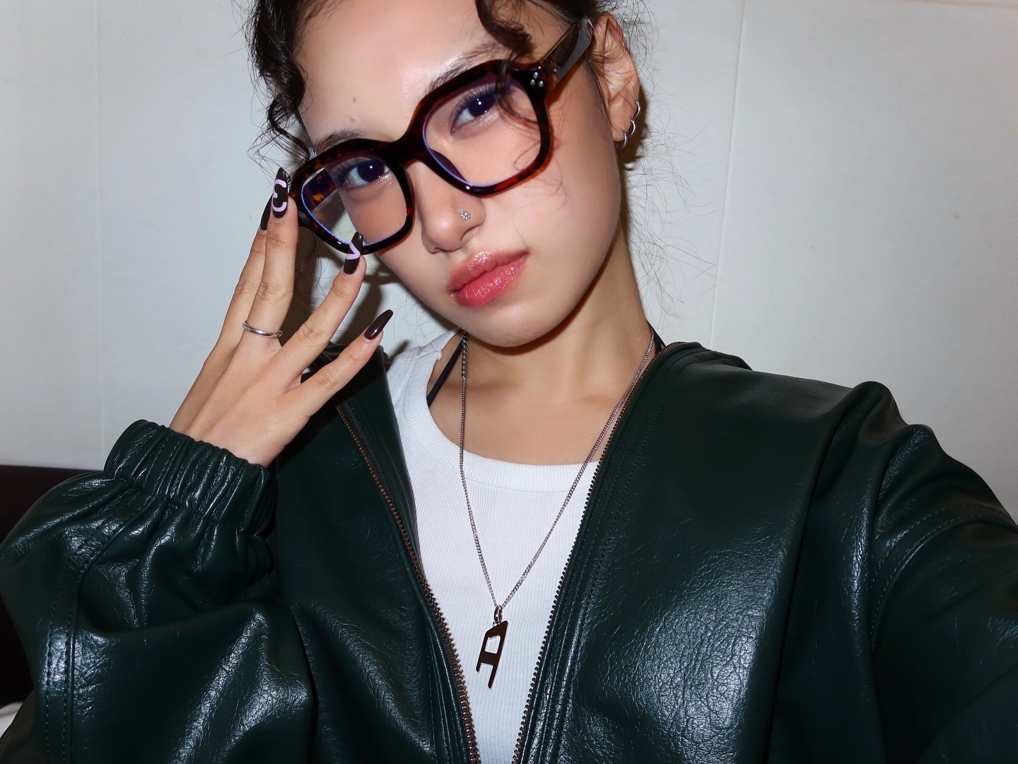Diesel Dx1625040 Stainless Steel D Logo Pendant Necklace Silver 착용 스타일