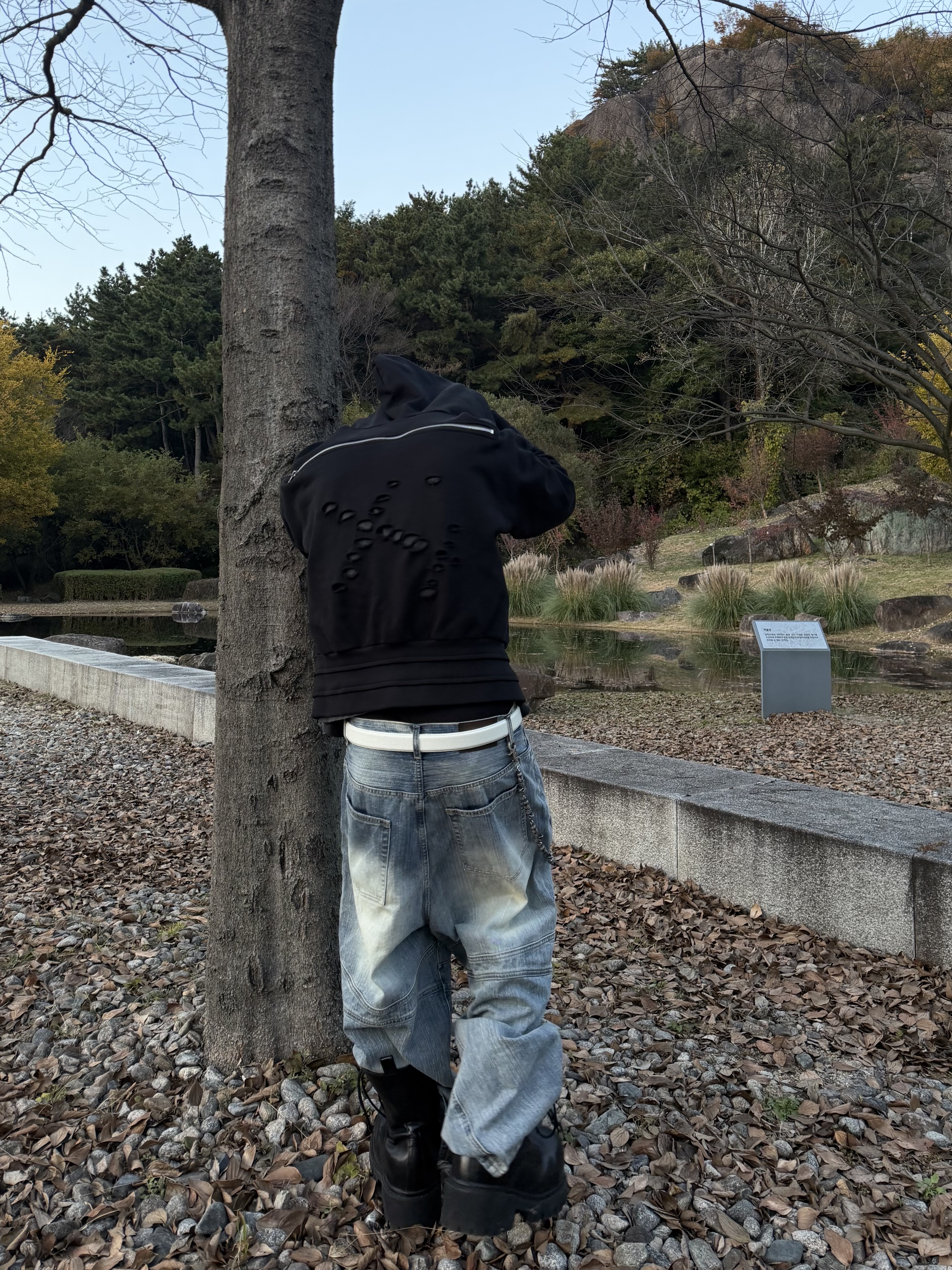 Awende Blue Wide Biker Jeans, Undermycar x ‘021’ Belt White - 25SS 착용 스타일 - 4