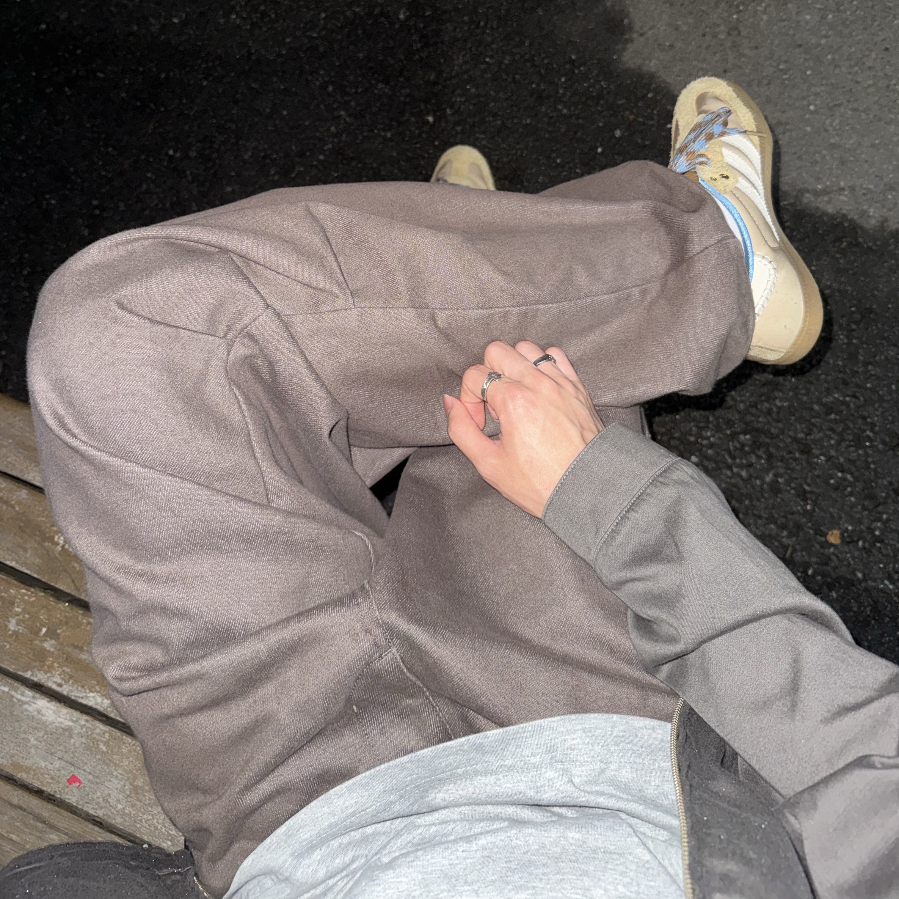 On Running x Post Archive Faction (Paf) Cloudventure Peak All Black, Dr. Martens 1461 Smooth Black 착용 스타일 - 9