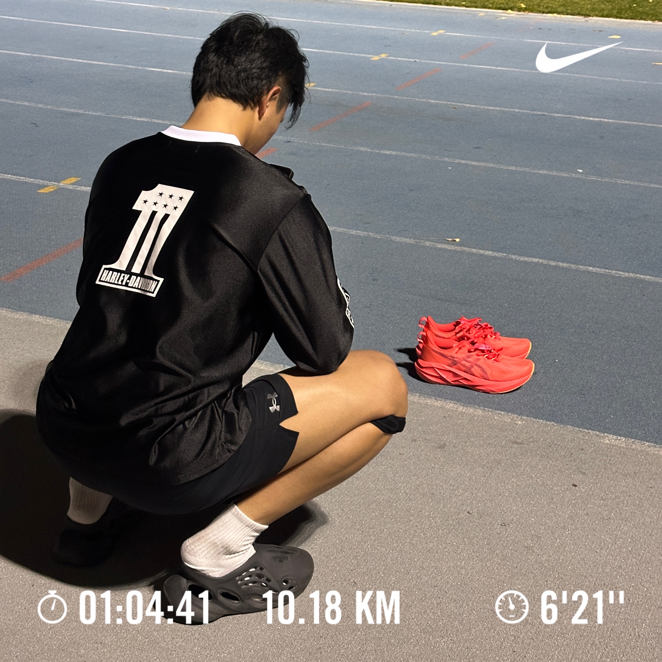 Asics Novablast 5 Flash Red Edo Purple 착용 스타일 - 2