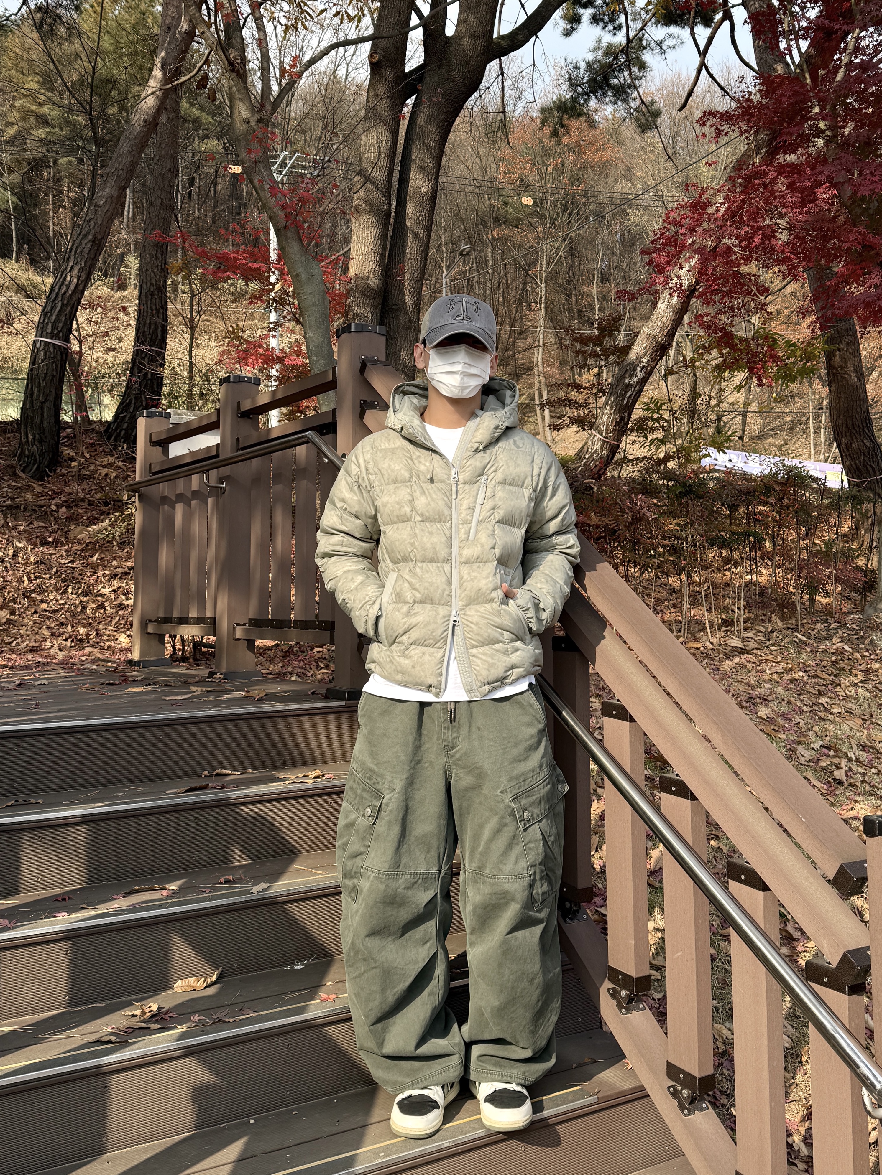 Jordan 1 x Travis Scott Retro Low OG SP Reverse Olive, (W) Jordan 1 x Travis Scott Retro Low OG SP Medium Olive 착용 스타일 - 2