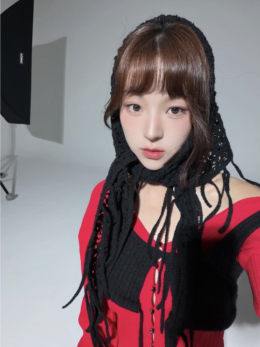 Juukiff Front String Bra In Wool Charcoal, Juukiff Front String Bra In Wool Mocha Brown 착용 스타일 - 3