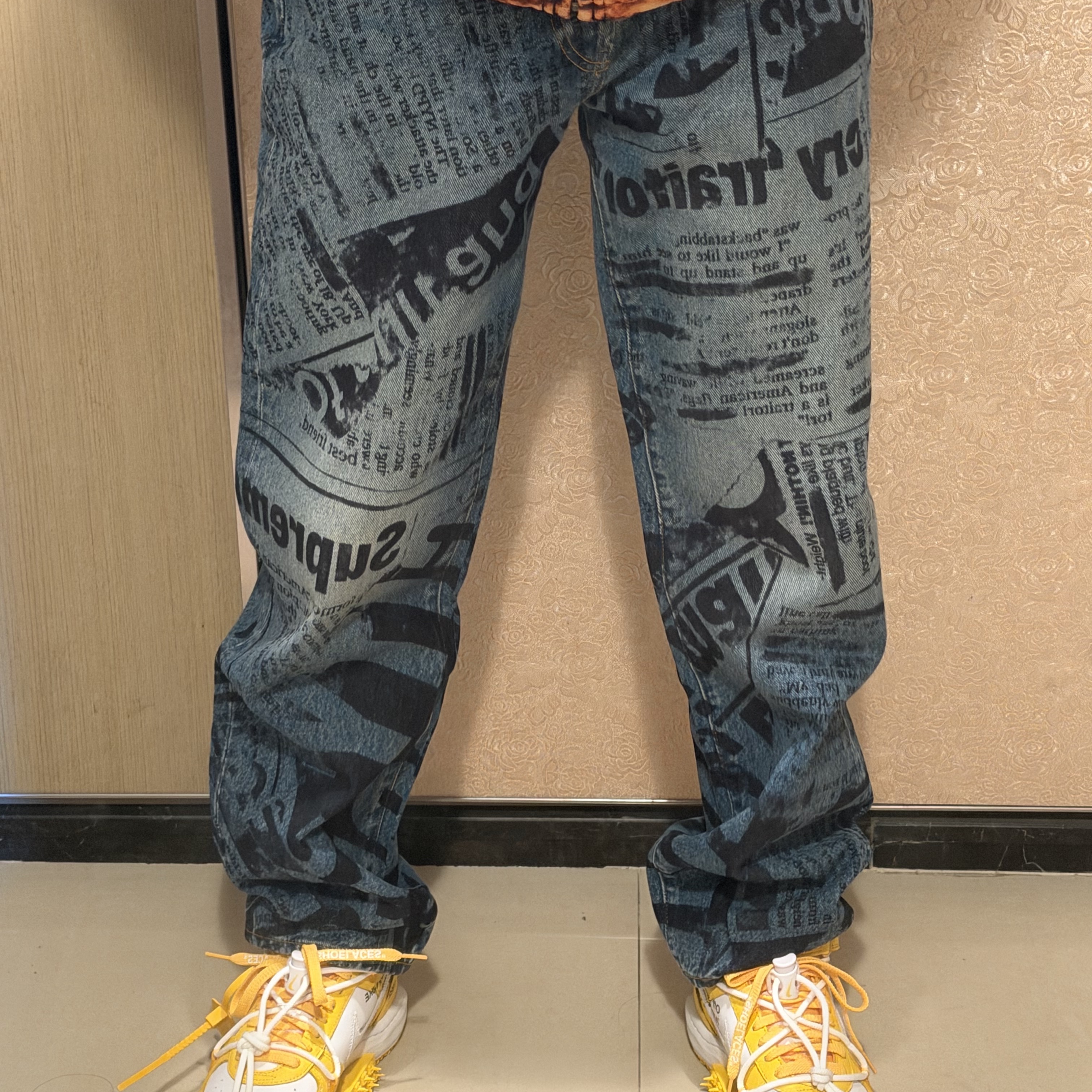 Supreme Regular Jean Newspaper - 25SS 착용 스타일 - 5