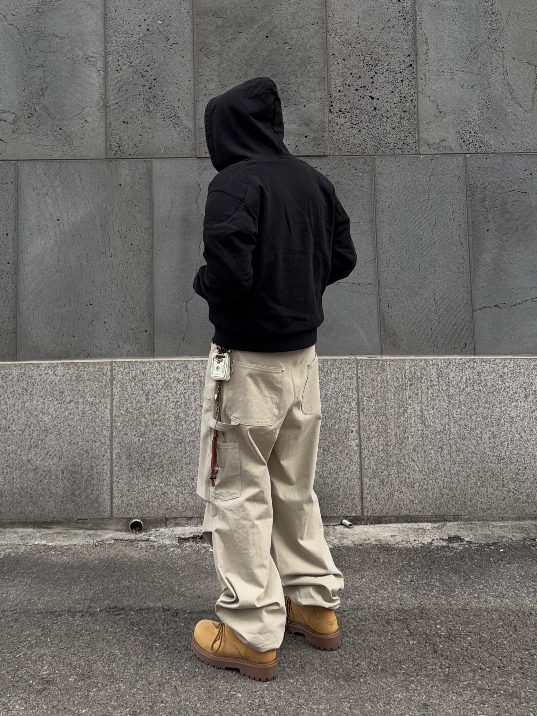 Undermycar Urkan Padded Shoulder Thermal Hood Zip-Up Caviar - 23FW, LOSTGARDEN Route Tan 착용 스타일