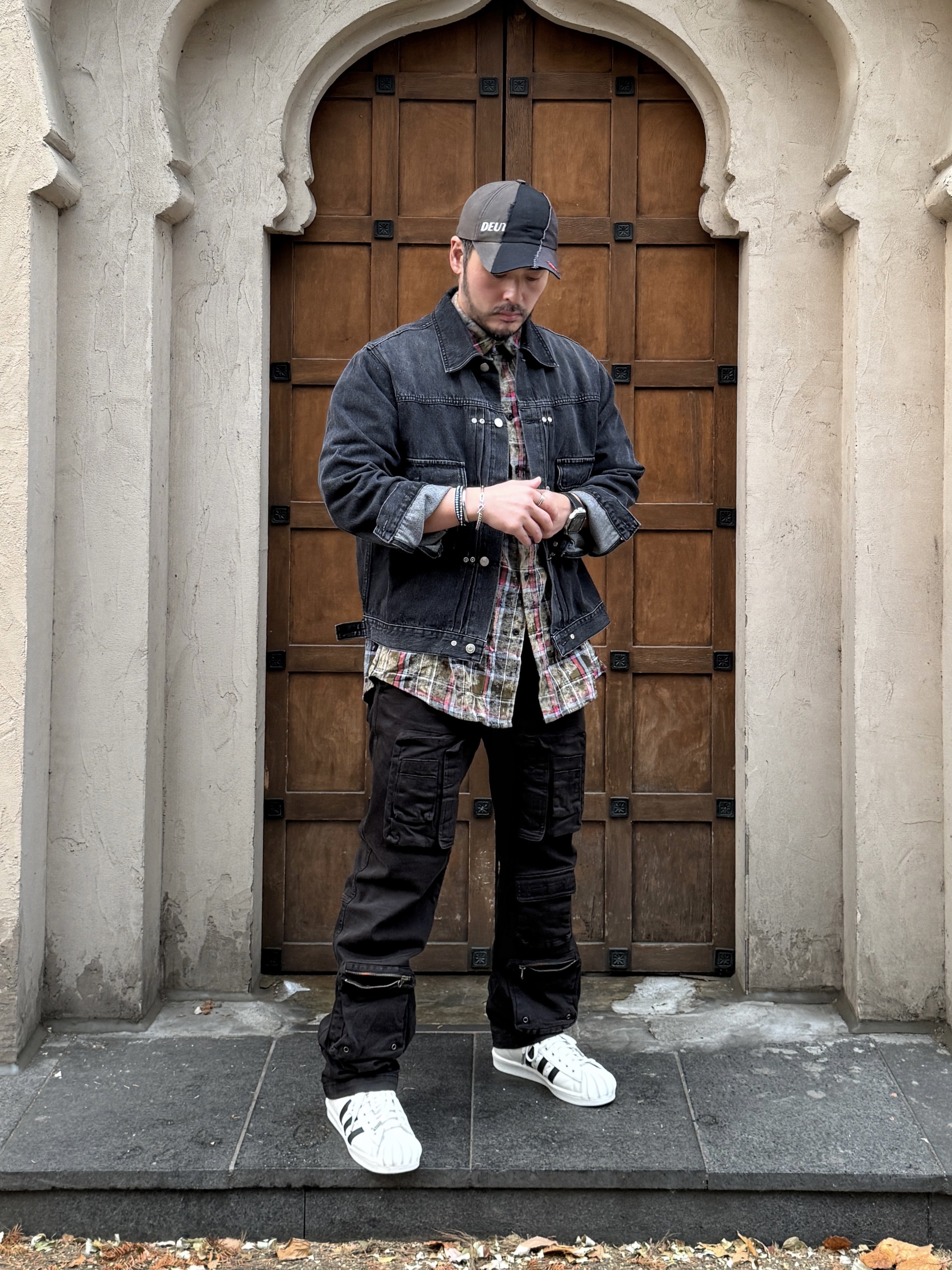 Undermycar Alghul Vintage Tactic Cargo Pants After Dark - 23SS, Adidas x Thug Club Superstar Boot Luxe Off White Core Black 착용 스타일 - 4