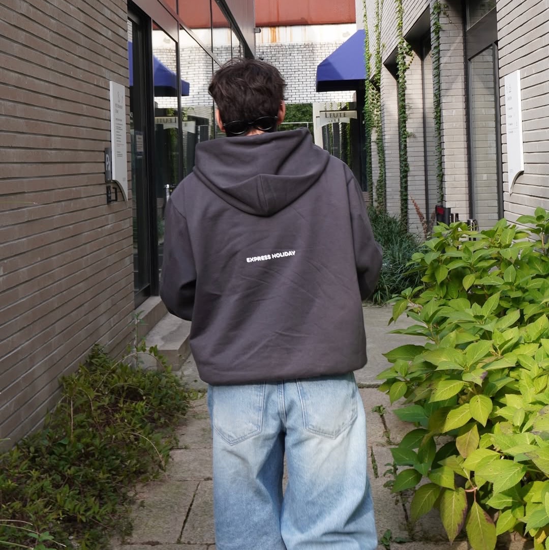 Express Holiday Passport Hoodie Zip-Up Charcoal, Express Holiday Passport Hoodie Zip-Up Sky Blue 착용 스타일 - 2