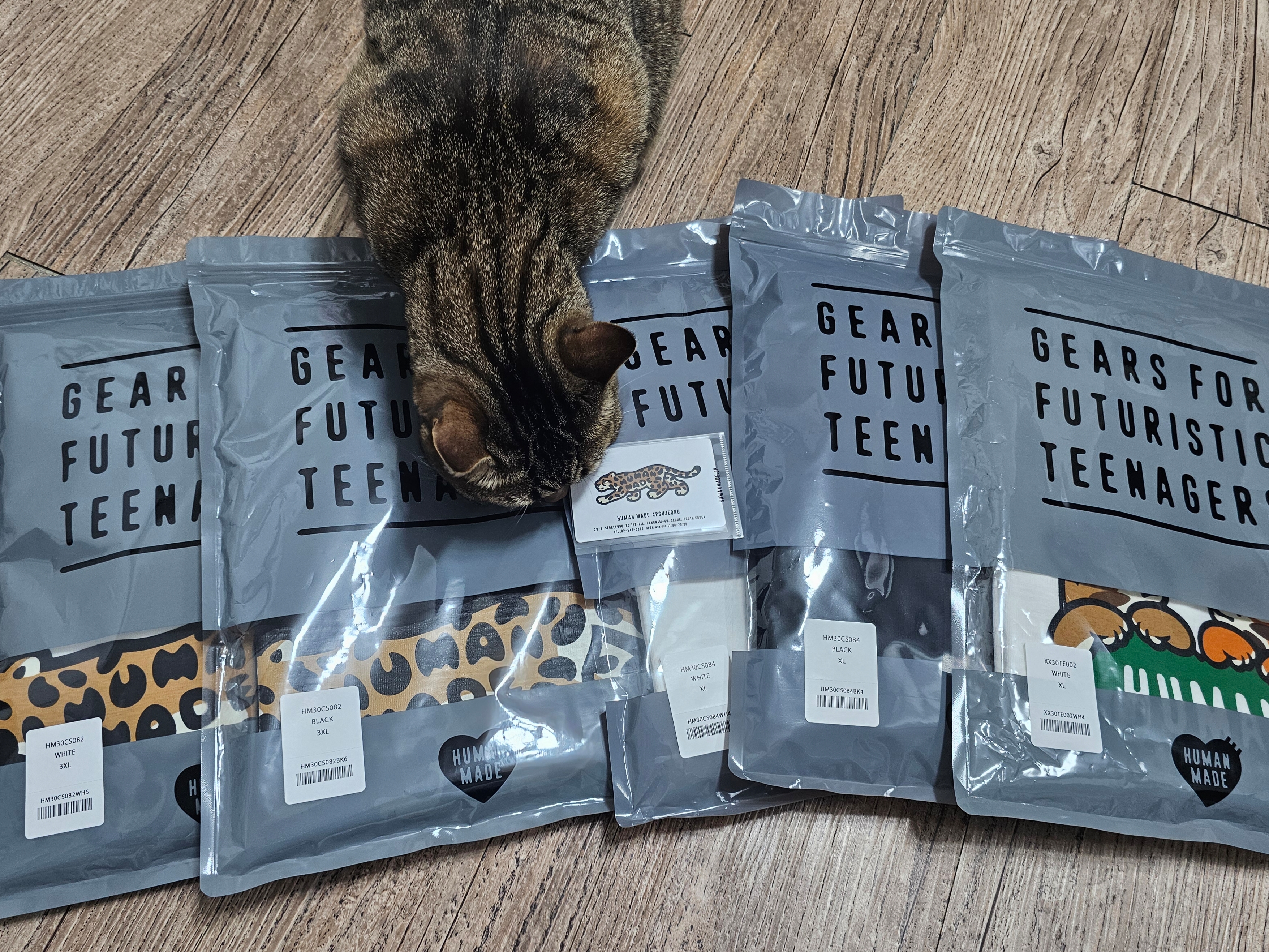 Human Made Animal Graphic T-Shirt Black - Apgujeong Store Exclusive, Human Made Heart Pocket T-Shirt Black - Apgujeong Store Exclusive 착용 스타일
