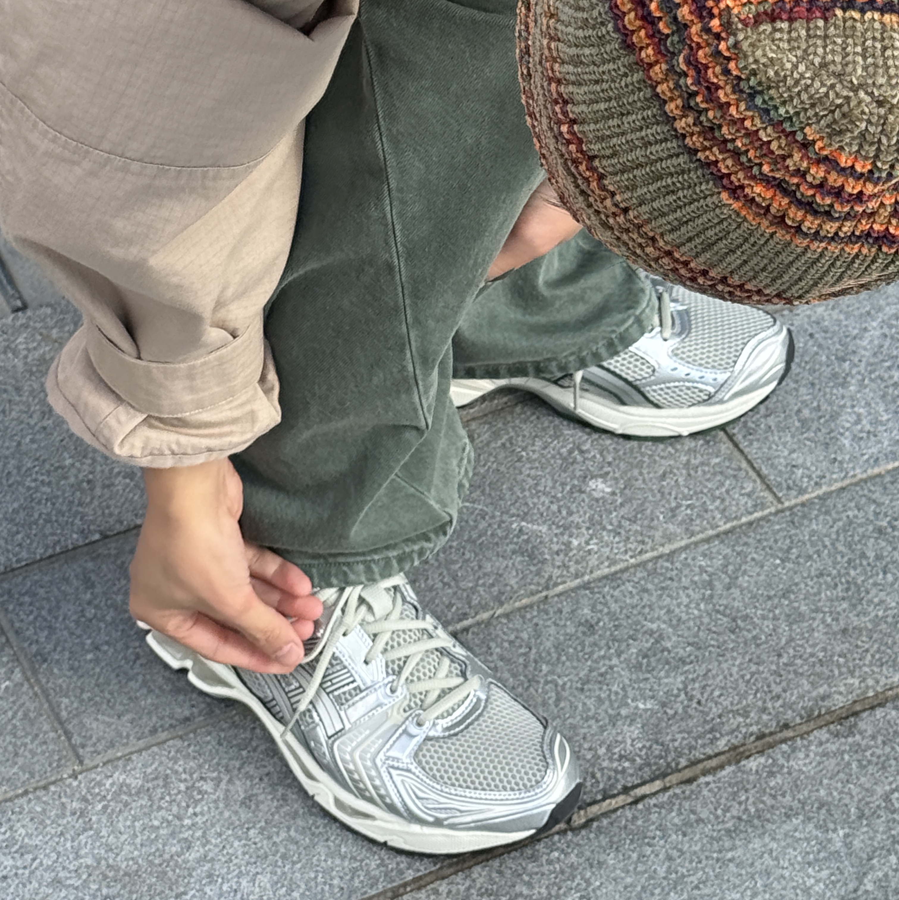 Asics Gel-Kayano 14 Dried Leaf Green Pure Silver 착용 스타일 - 4