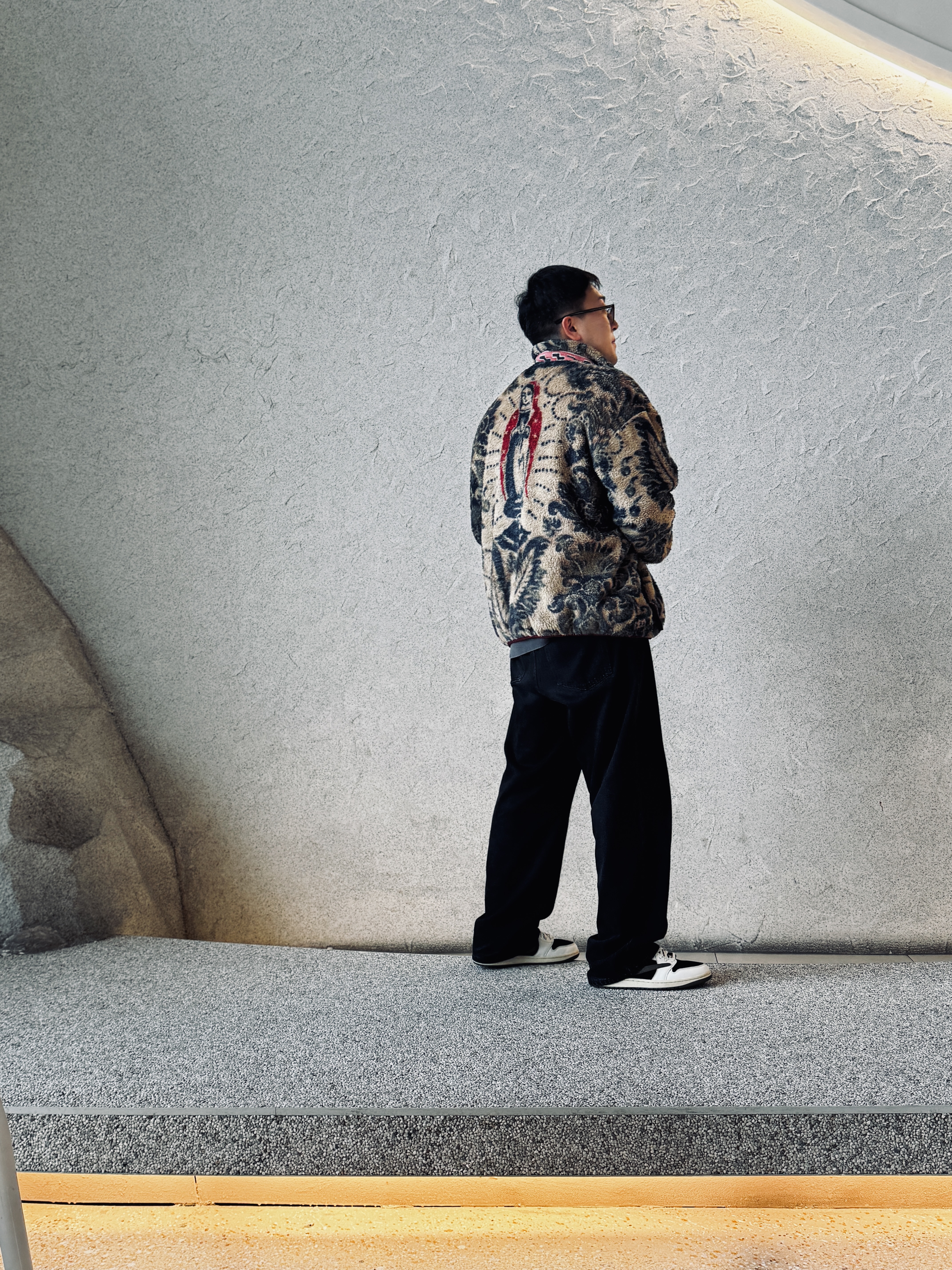 Kapital Damask Pattern Maria Fleece Zip Blouson Beige, Jordan 1 x Travis Scott Retro Low OG SP Reverse Olive 착용 스타일 - 1