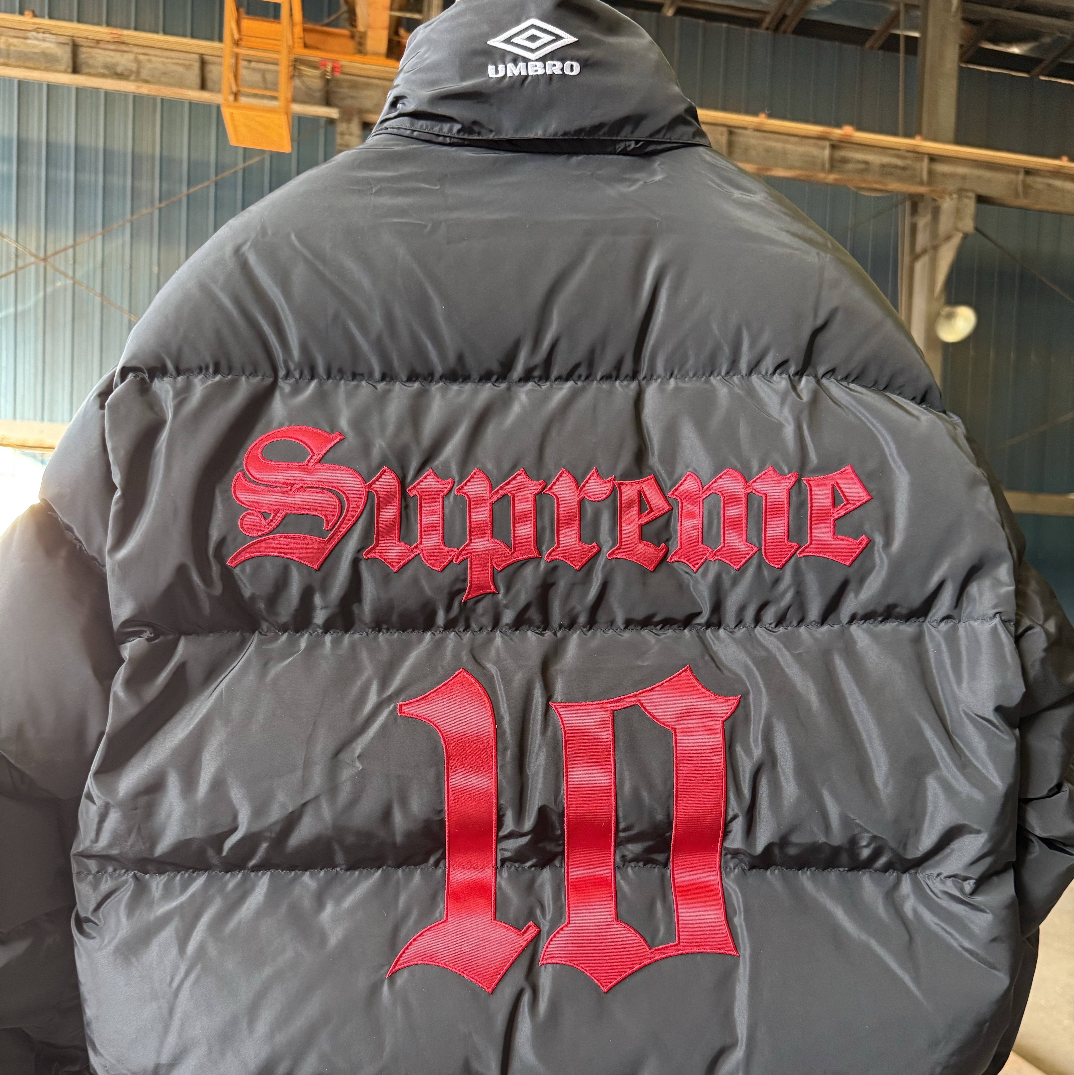 Supreme x Umbro Down Puffer Jacket Black - 25FW 착용 스타일 - 1