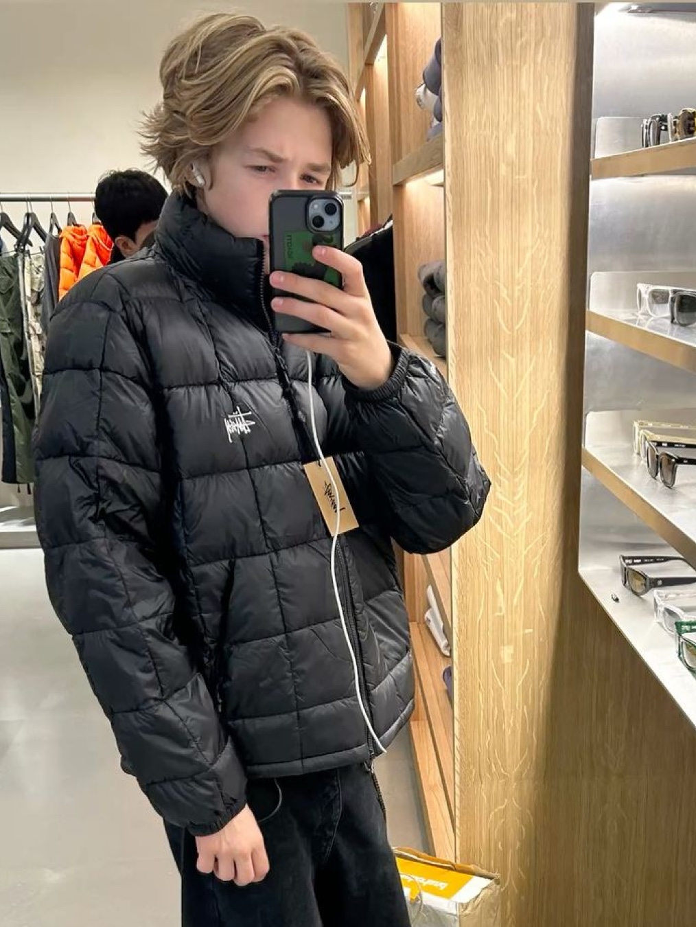 Thisisneverthat Ultralight Down Jacket Blue, Stussy Midweight Puffer Black 착용 스타일 - 3
