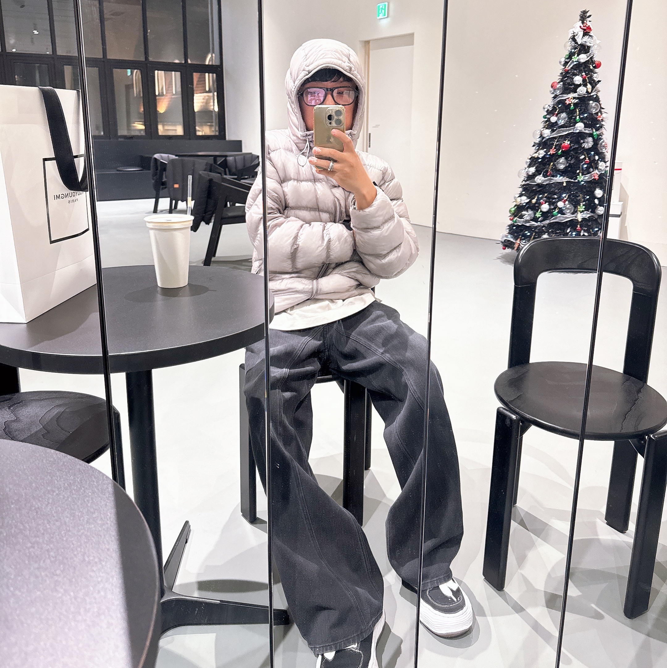 Salomon UNI Cross Insulation Jacket Light Grey, Maison Mihara Yasuhiro Oliver OG Sole Canvas Low-top Sneakers Black 착용 스타일 - 1
