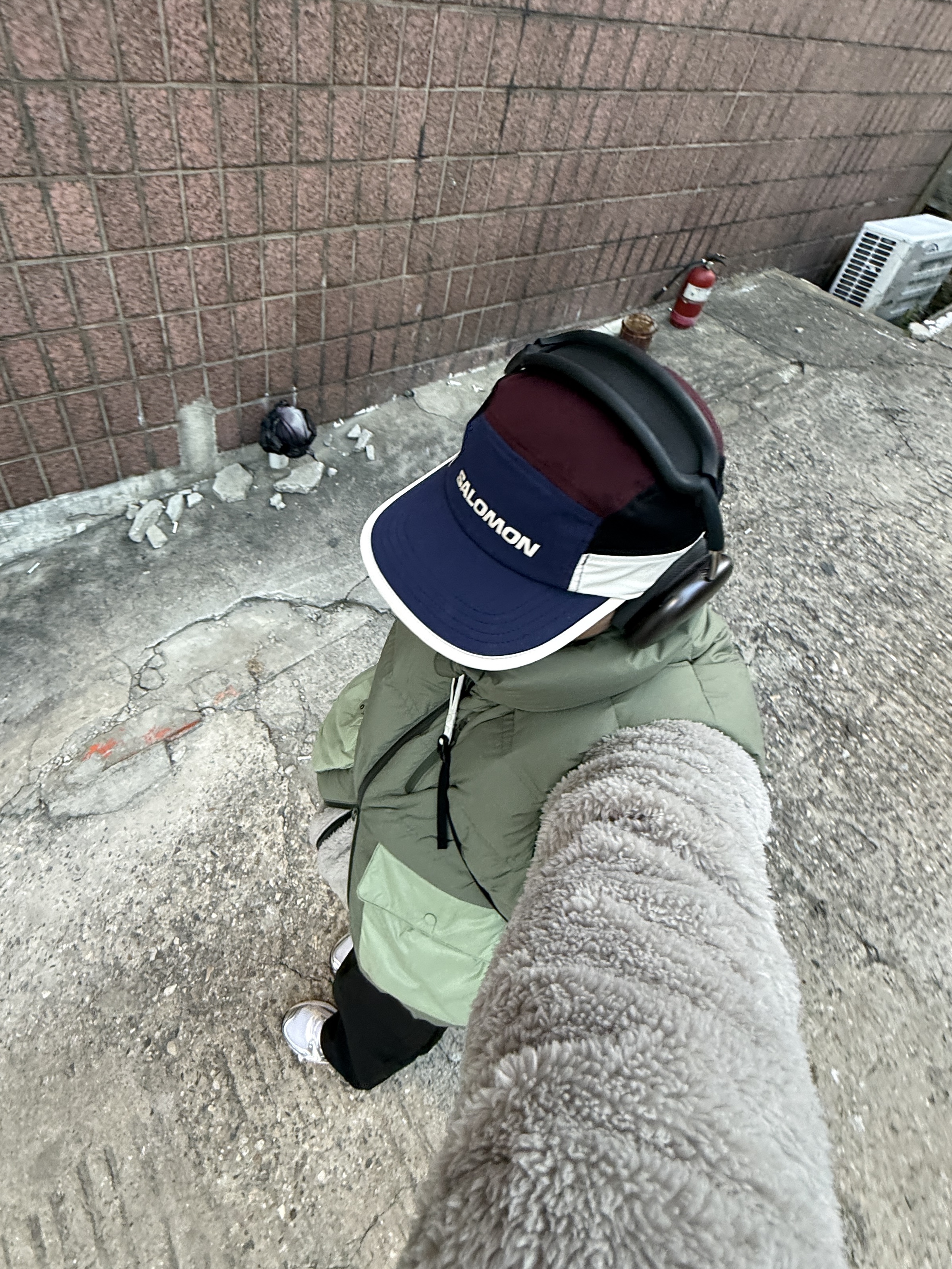 Uniqlo x Needles Fleece Jacket Beige - KR, Salomon Cross Down Vest Light Green 착용 스타일 - 4