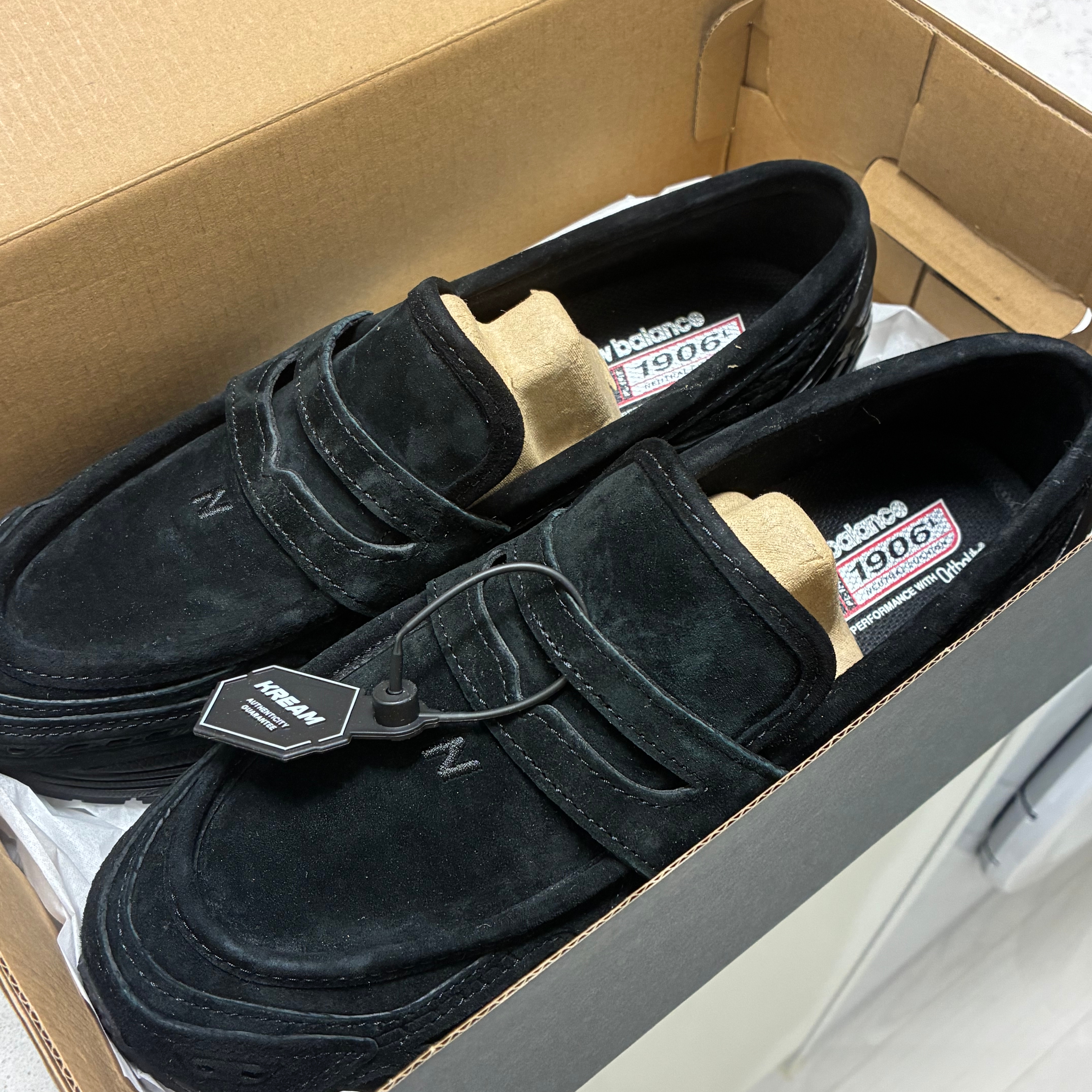 New Balance 1906L Black Black Cement 착용 스타일 - 2