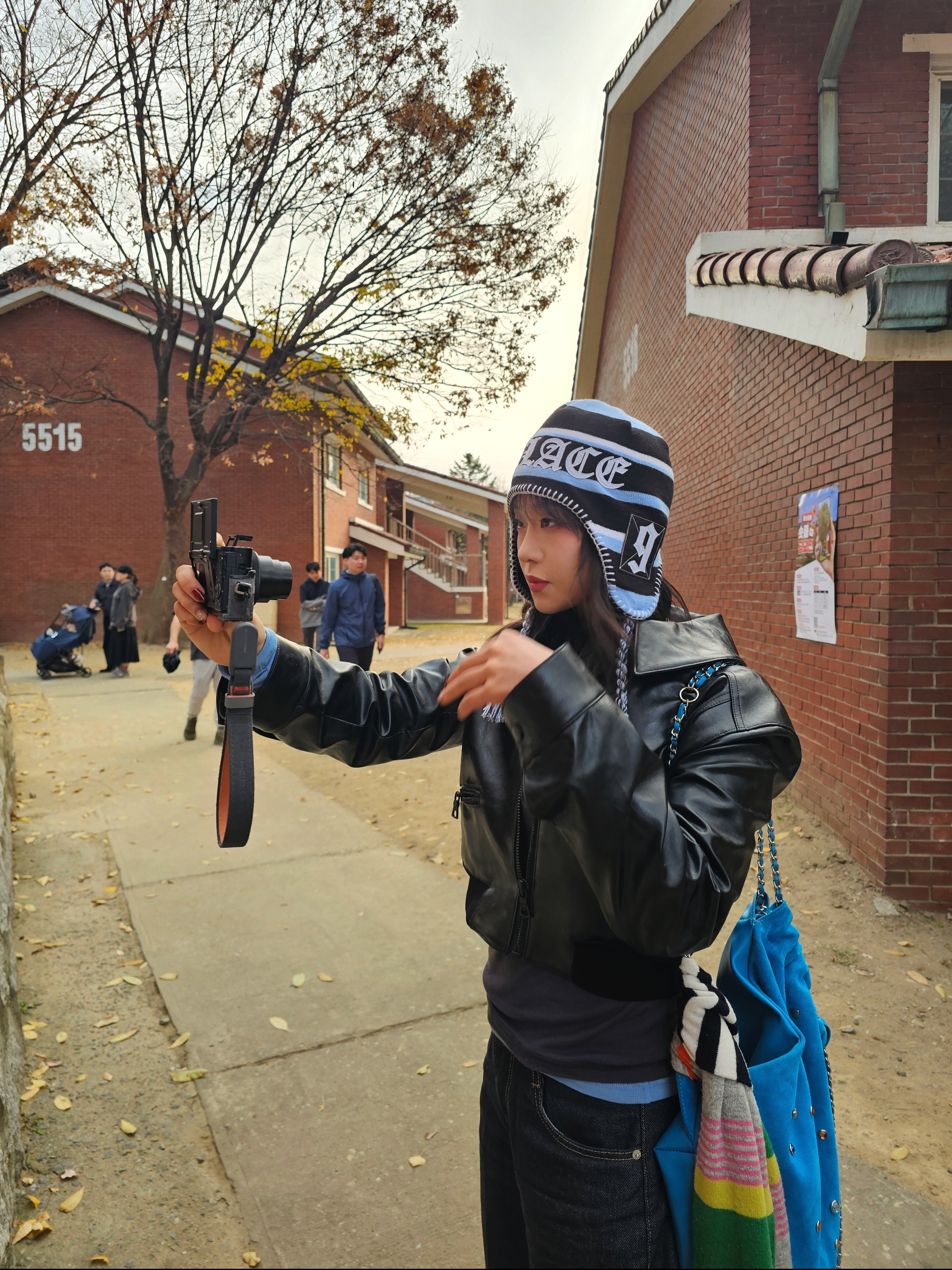 Palace Union Peruvian Beanie Black - 25FW, Saenginstudios Women Universe Suede Chain Bag Black 착용 스타일 - 1
