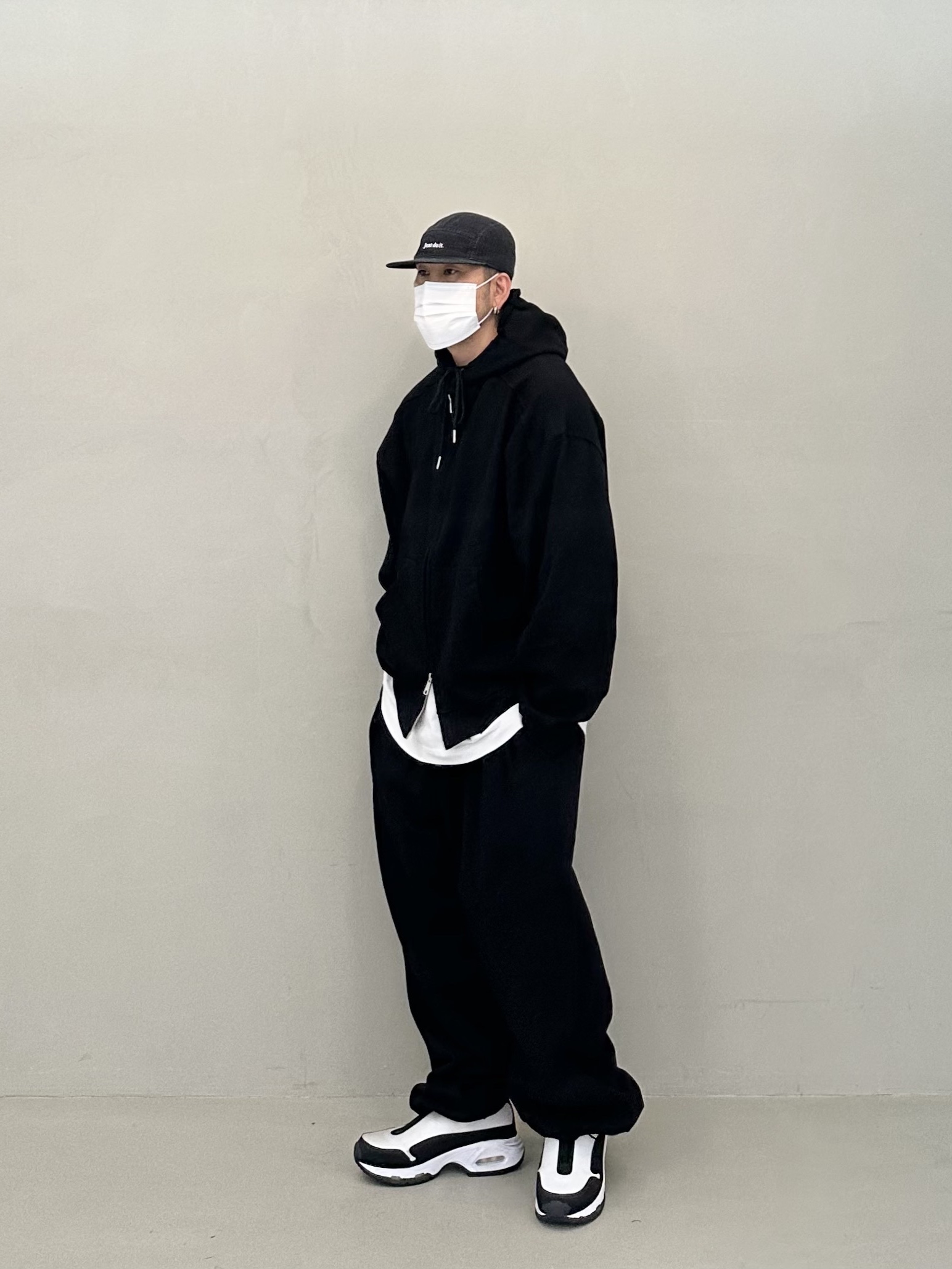 Nike Fly Unstructured Denim Cap Black White, Nike x Comme des Garcons Homme Plus Air Max Sunder SP White Black 착용 스타일 - 2