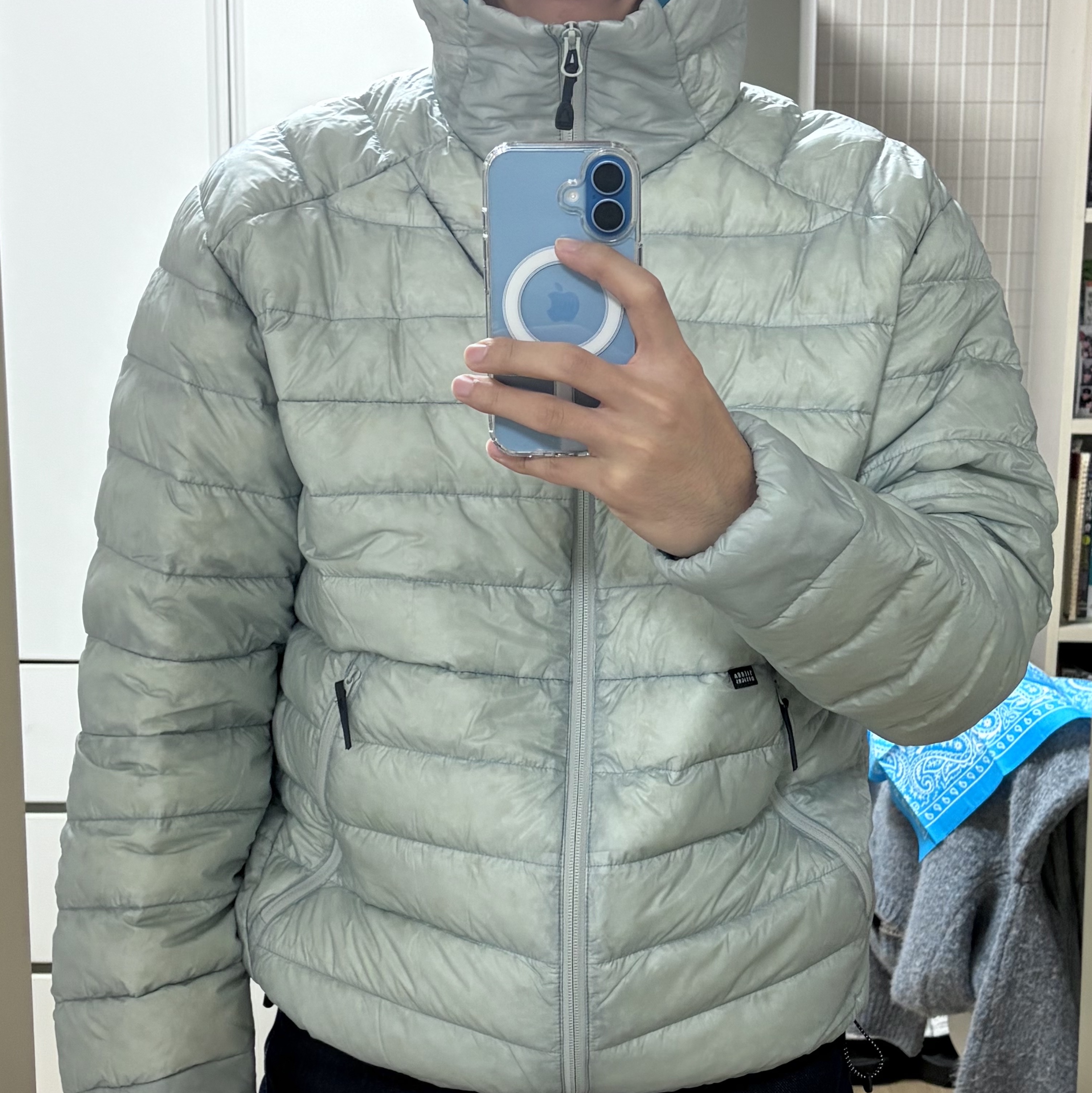 SIERRA DESIGNS Muir Lightweight Goose Down Hooded Jacket Light Grey 착용 스타일 - 1