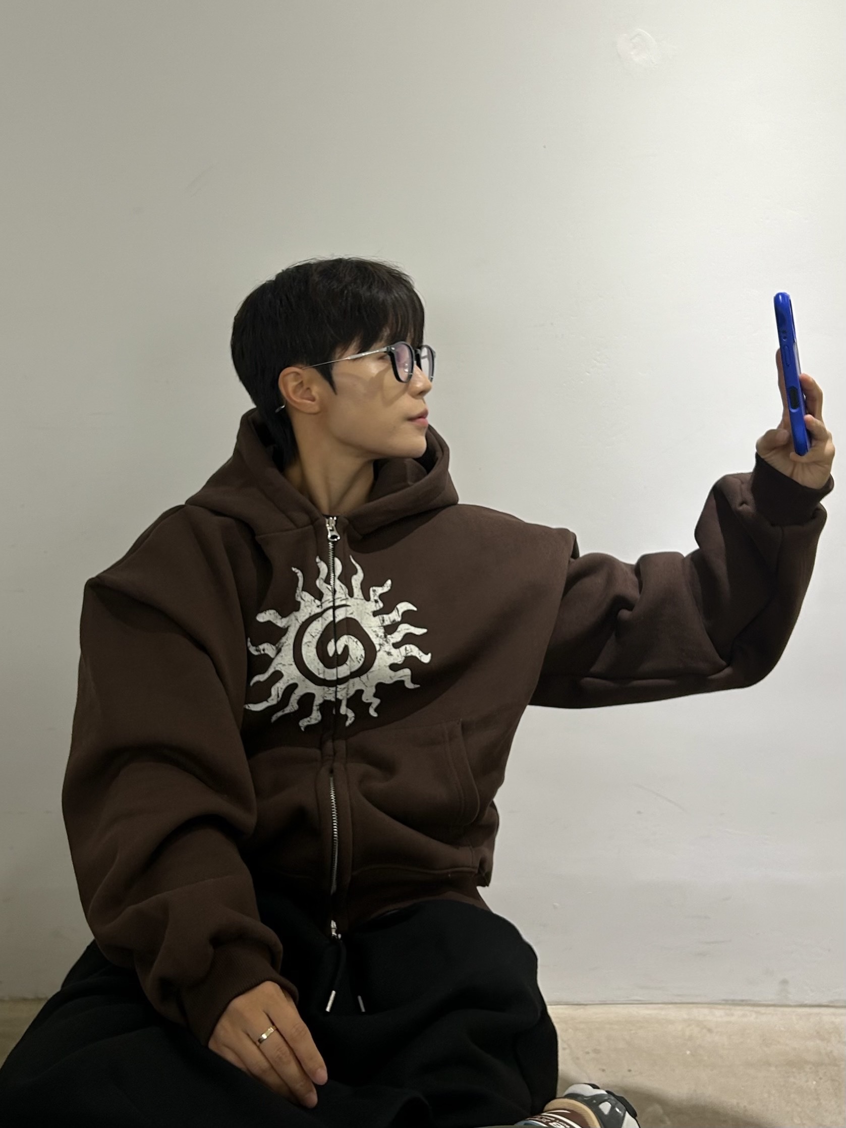 Gentle Monster Eddy 01 Black 착용 스타일