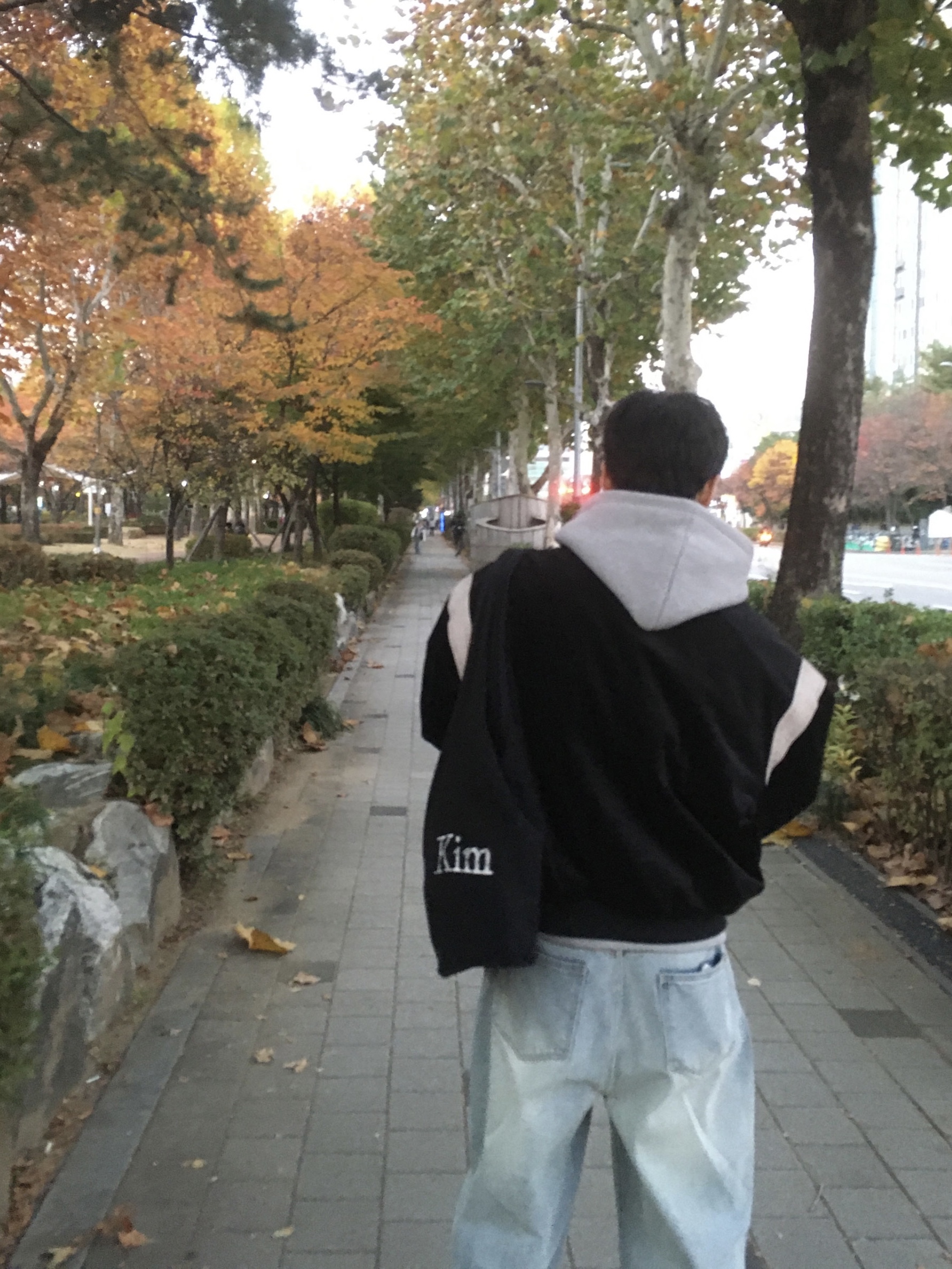 Matin Kim Cracked Logo Ecobag Black, Hoka Hopara 2 Black 착용 스타일 - 5