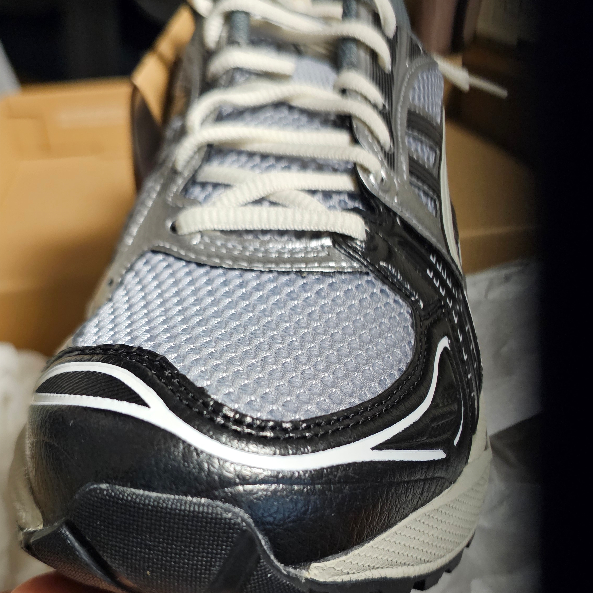 Asics Gel-Kayano 14 Black Glacier Grey 착용 스타일