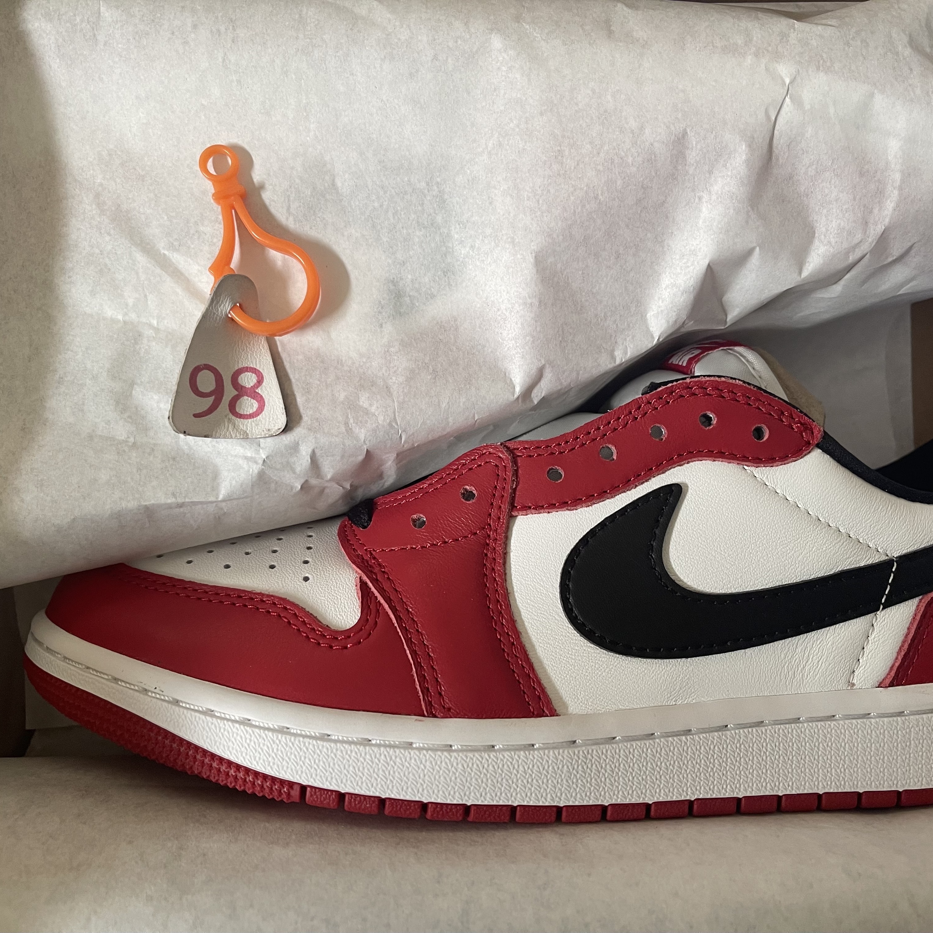Jordan 1 Retro Low OG Chicago 착용 스타일 - 1