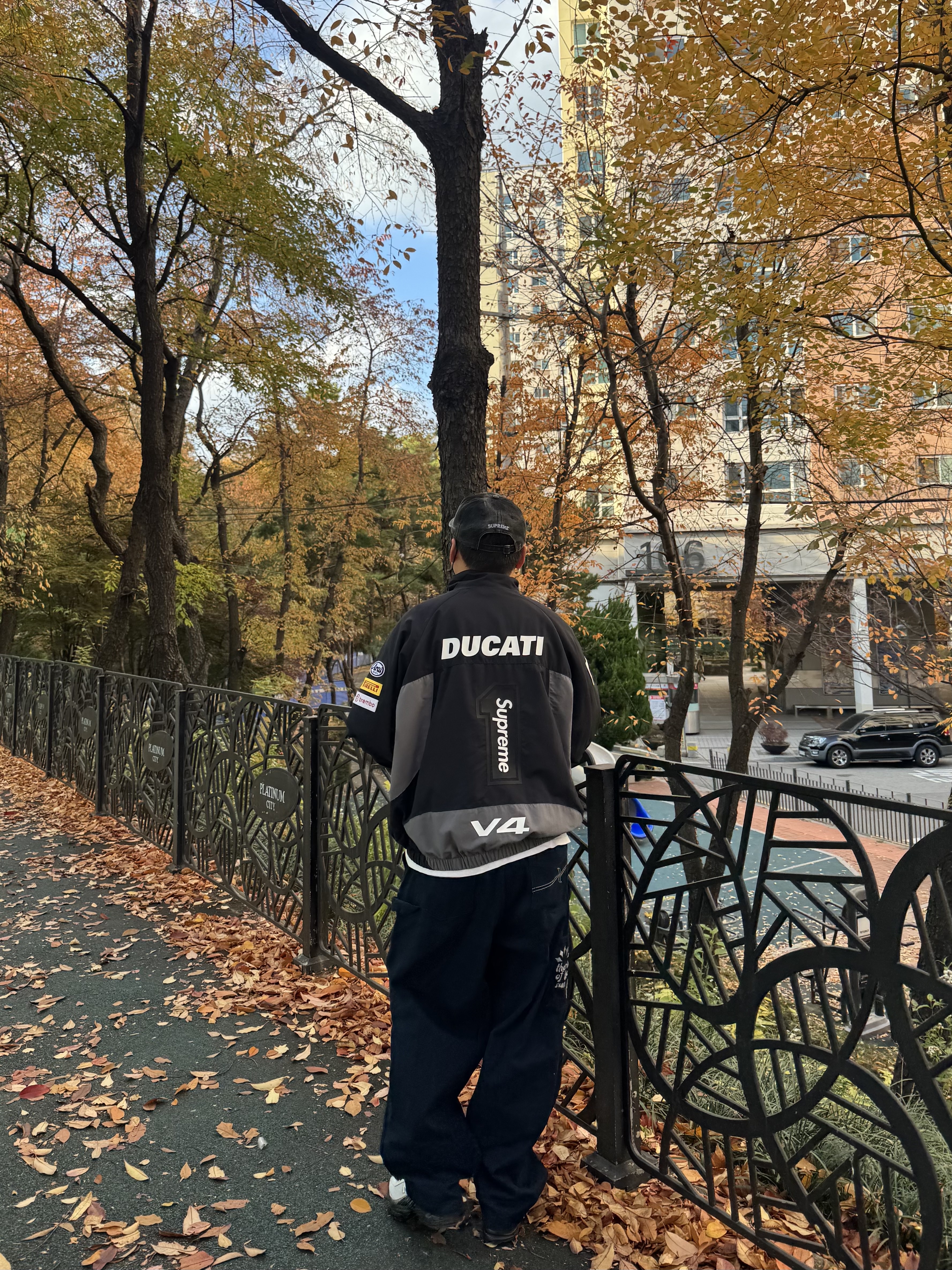 Supreme x Ducati Track Jacket Black - 24SS 착용 스타일