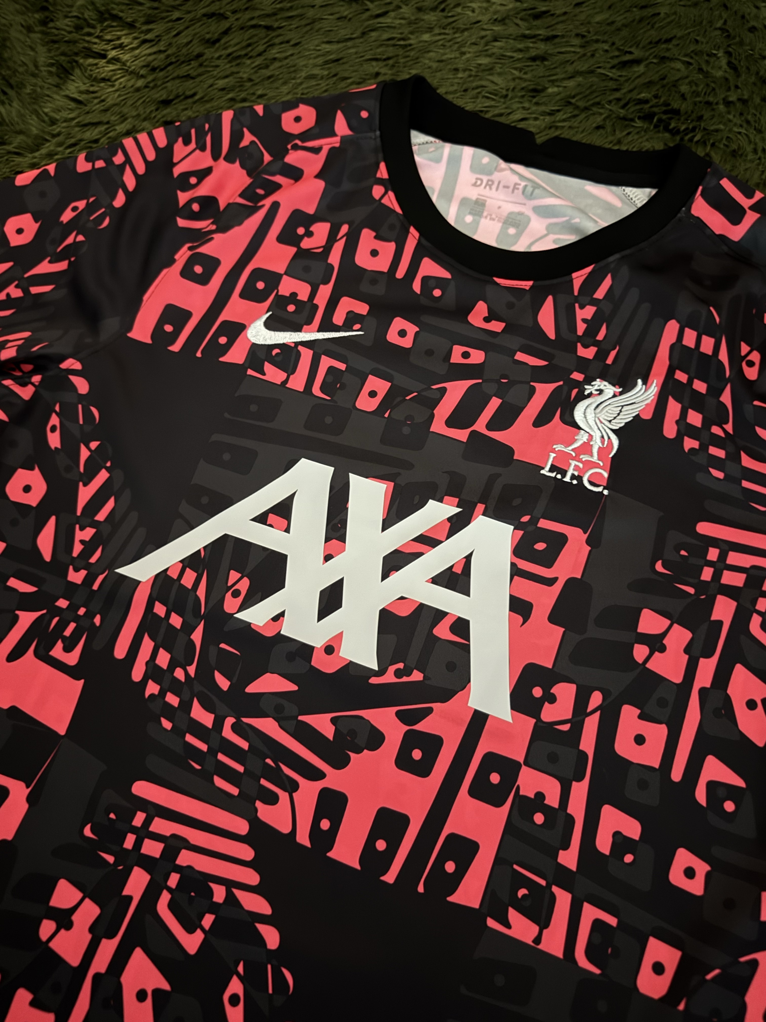 Nike Liverpool FC Dri Pre-Match Top Red Black (Non Marking Ver.) 착용 스타일 - 2