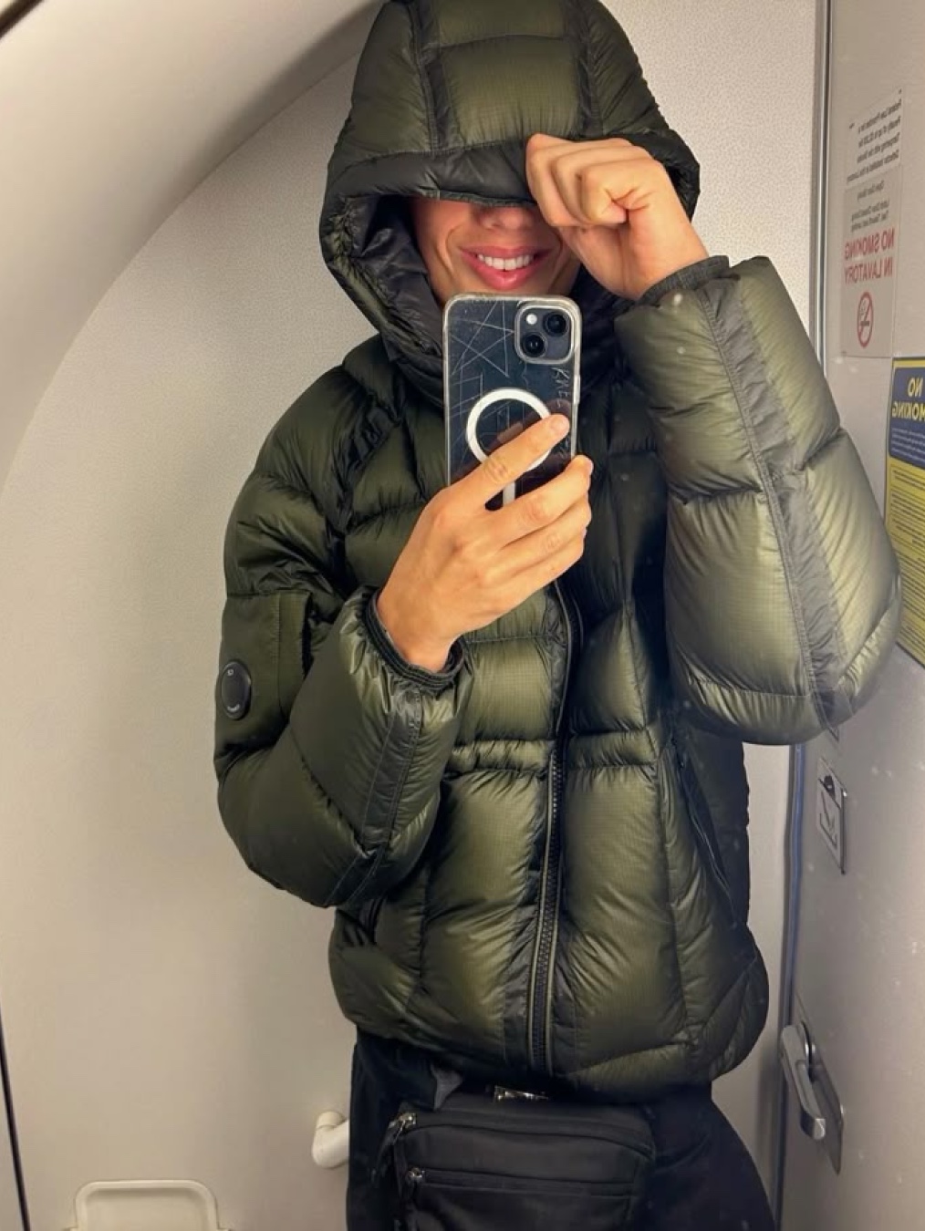 Thisisneverthat Ultralight Down Jacket Blue, Stussy Midweight Puffer Black 착용 스타일 - 4