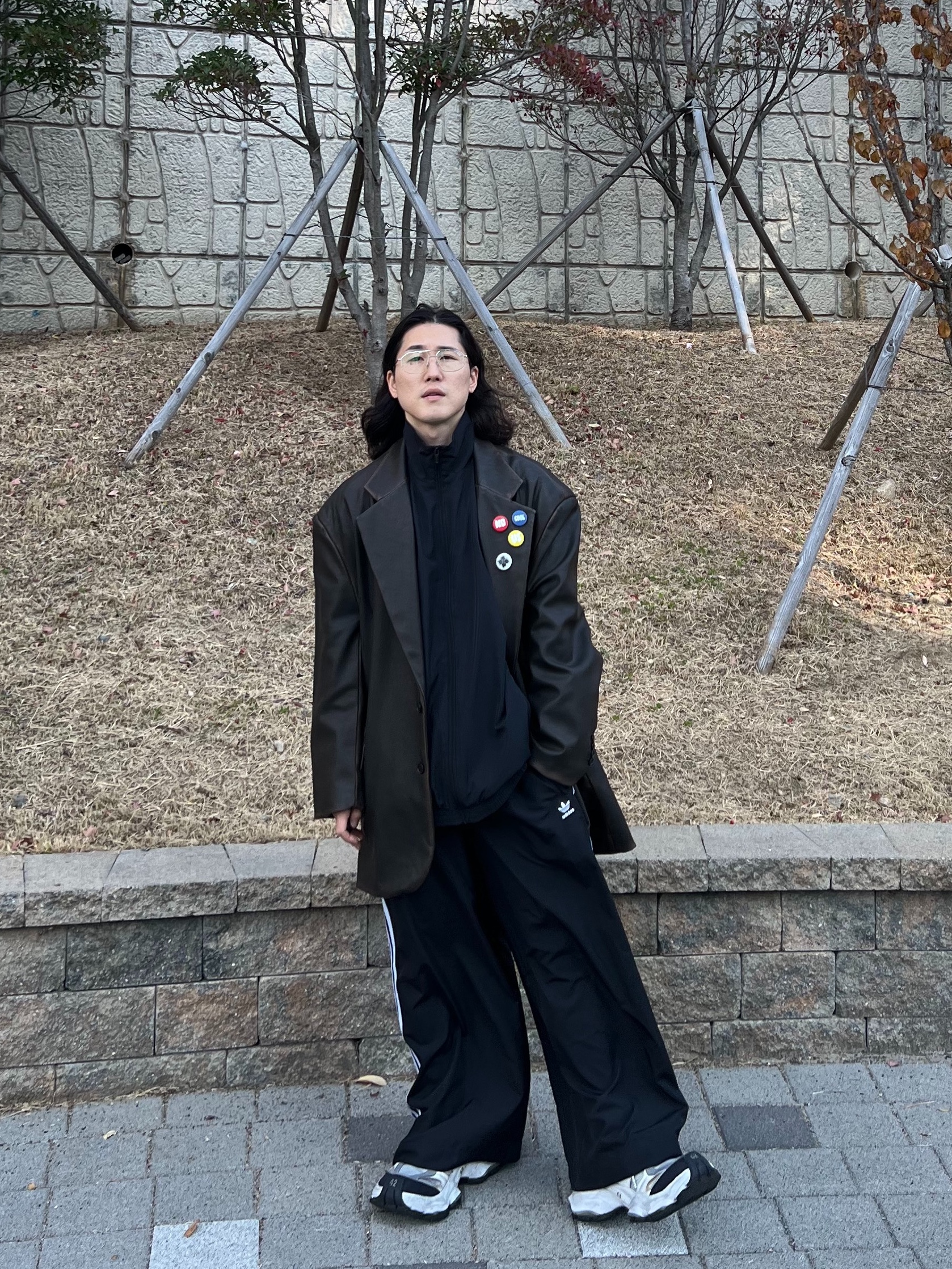 Balenciaga Cargo Sneakers White Grey, (W) Adidas Adilenium Season 3 Oversized Track Pants Black - KR Sizing 착용 스타일 - 2