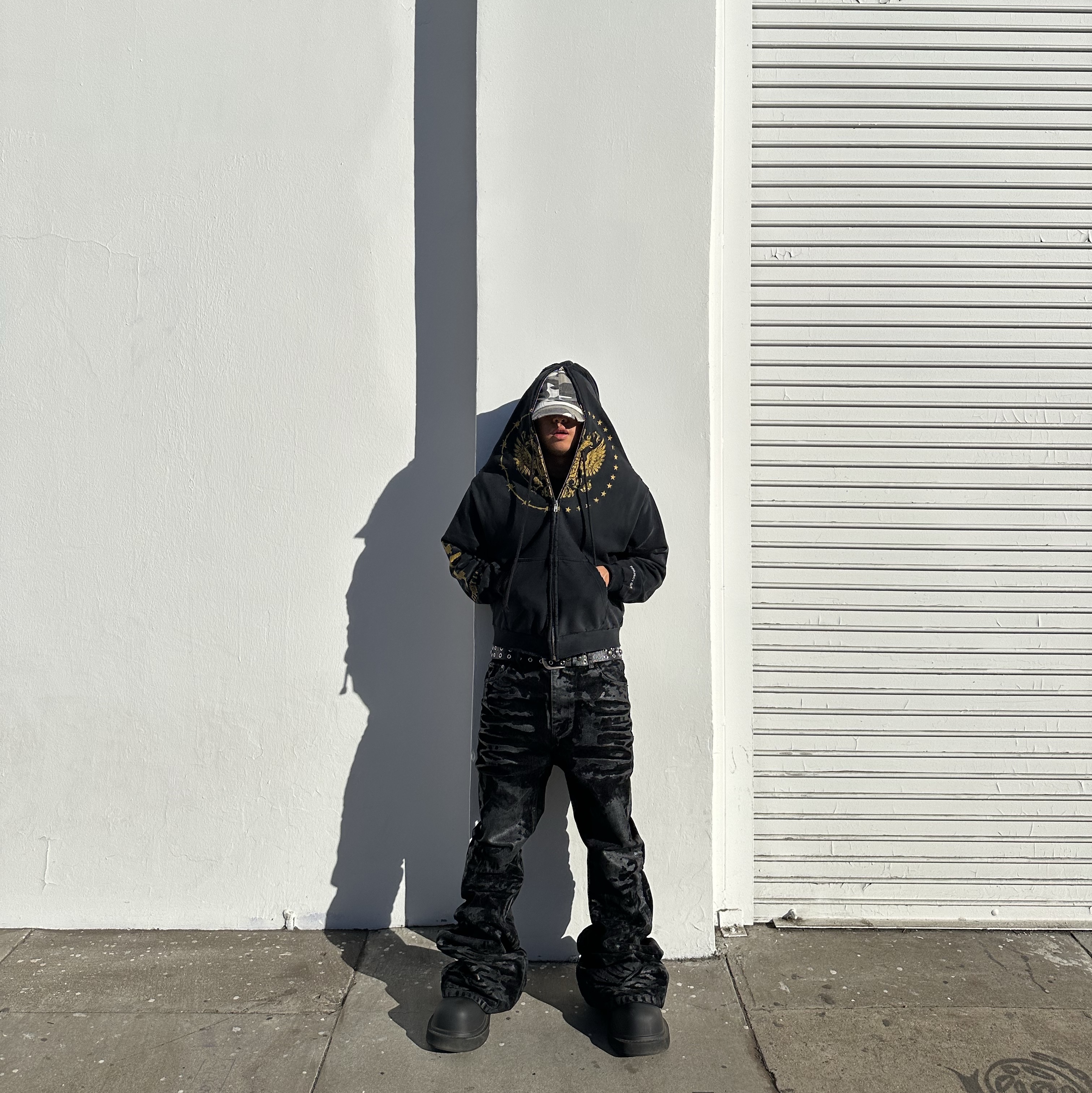 Undermycar Glacial Velvetin Flared Jeans Black - 24FW, Project G/R Zygon Zip Hoodie Washed Black 착용 스타일
