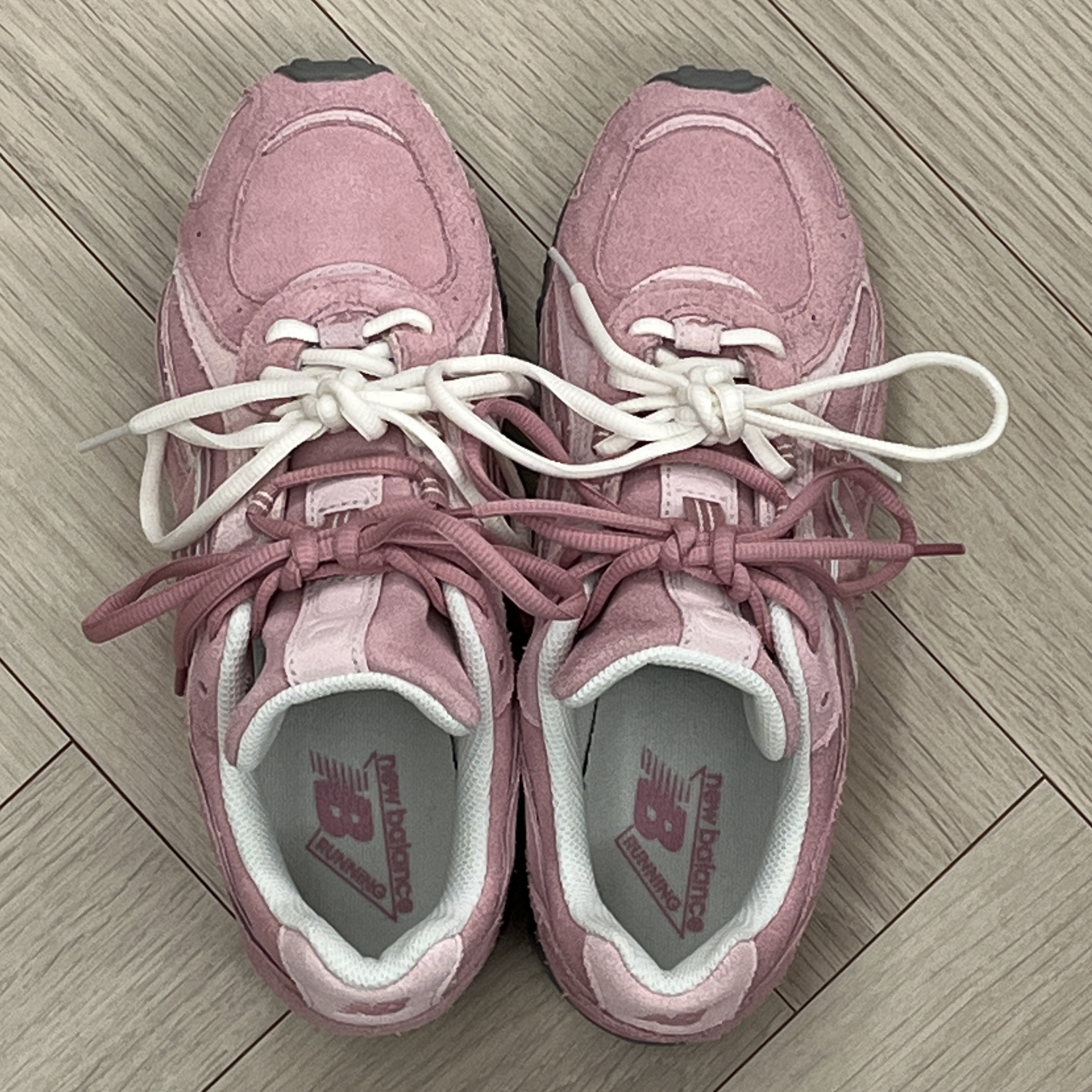 New Balance 204L Pastel Pink 착용 스타일 - 2