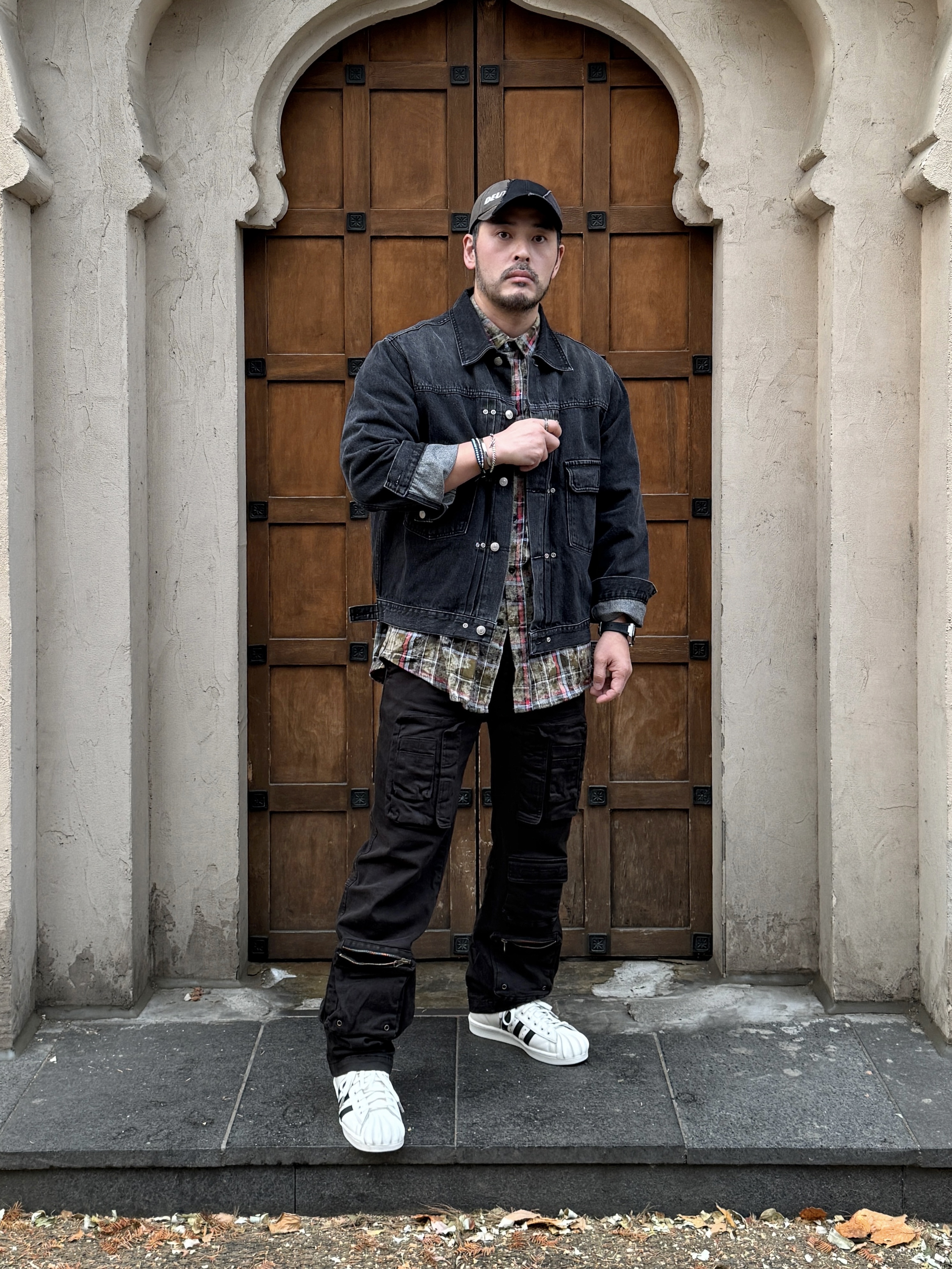 Undermycar Alghul Vintage Tactic Cargo Pants After Dark - 23SS, Adidas x Thug Club Superstar Boot Luxe Off White Core Black 착용 스타일 - 2