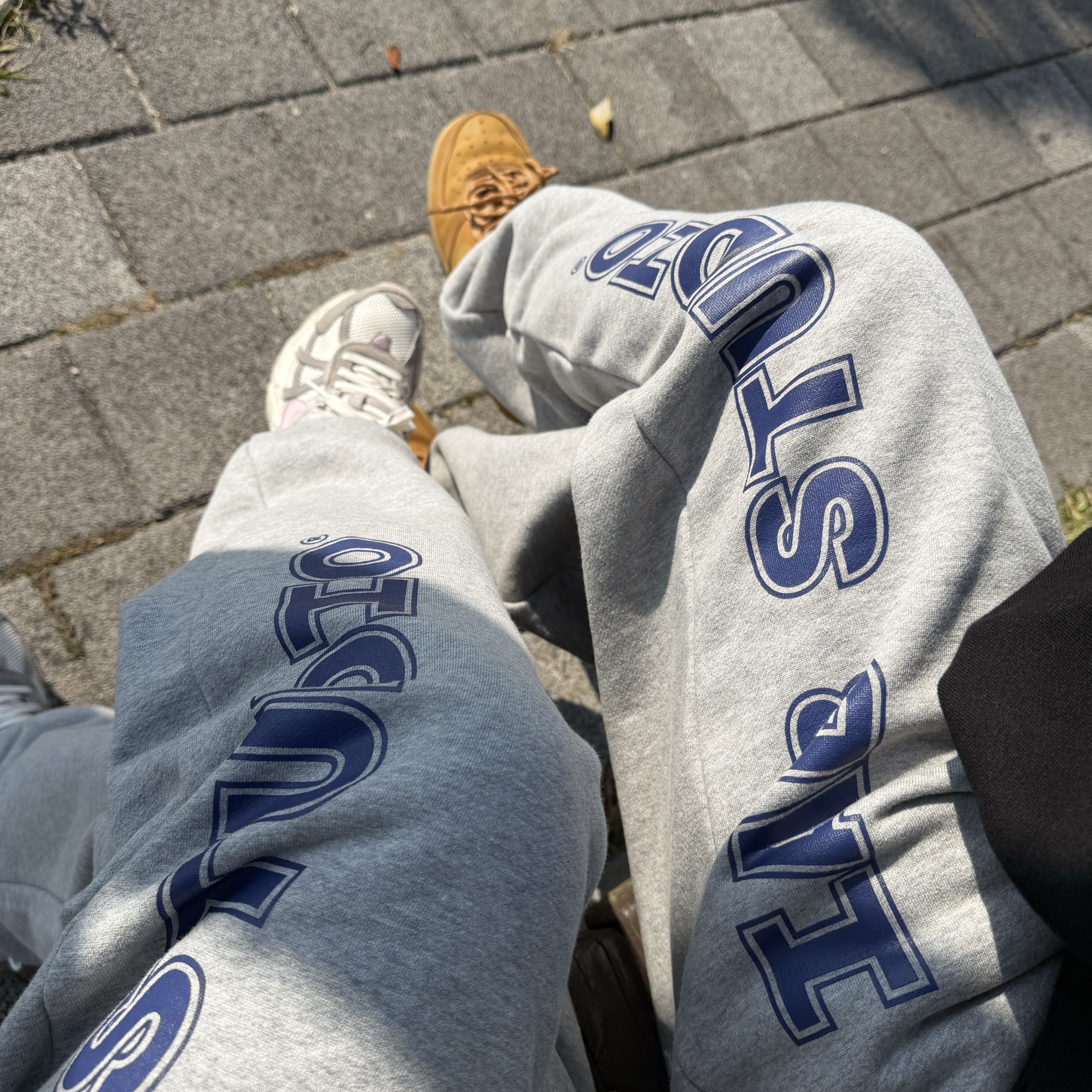 IAB Studio IAB Straight Logo Sweatpants Gray, Nike Air Force 1 '07 WB Flax 착용 스타일