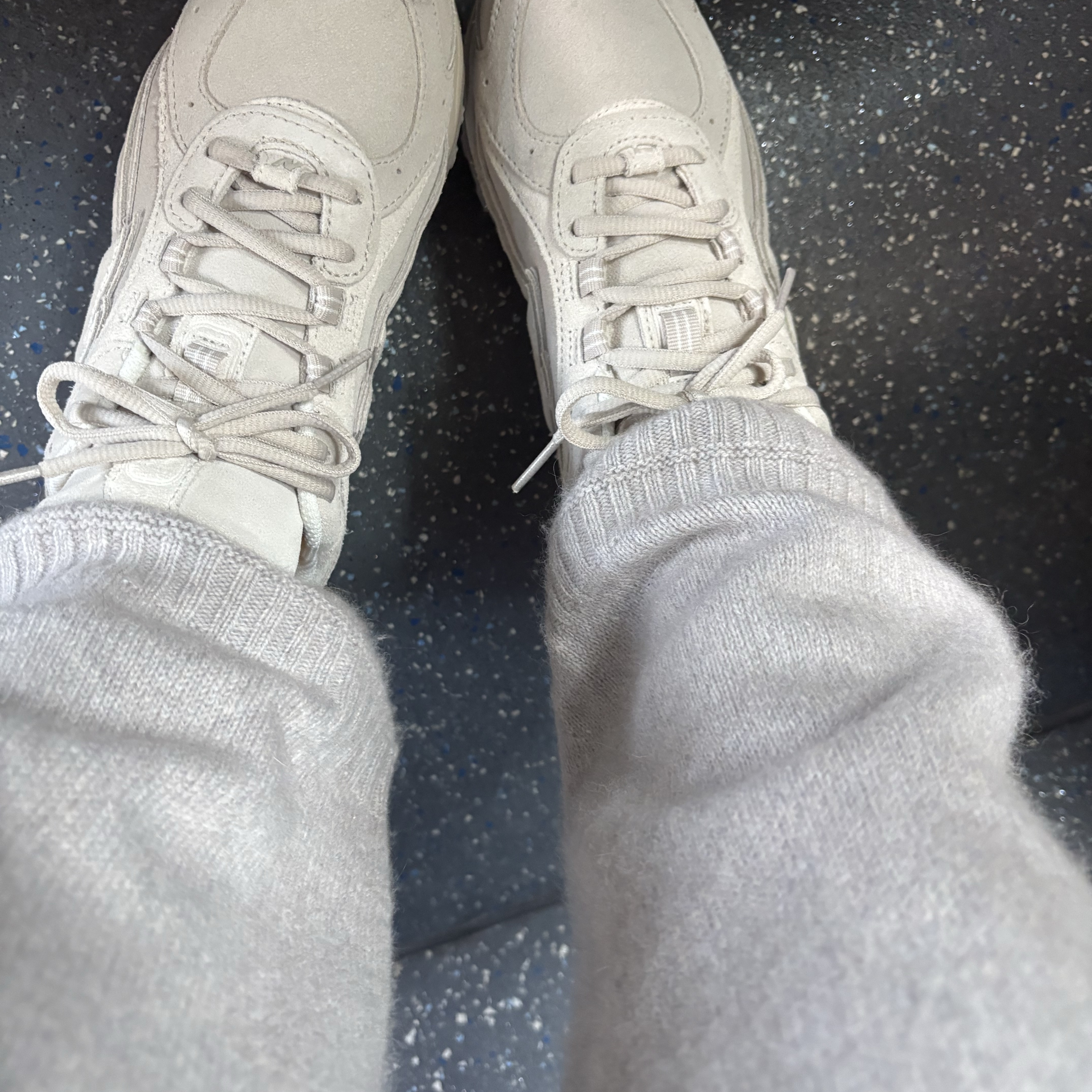 New Balance 204L Timberwolf Linen 착용 스타일