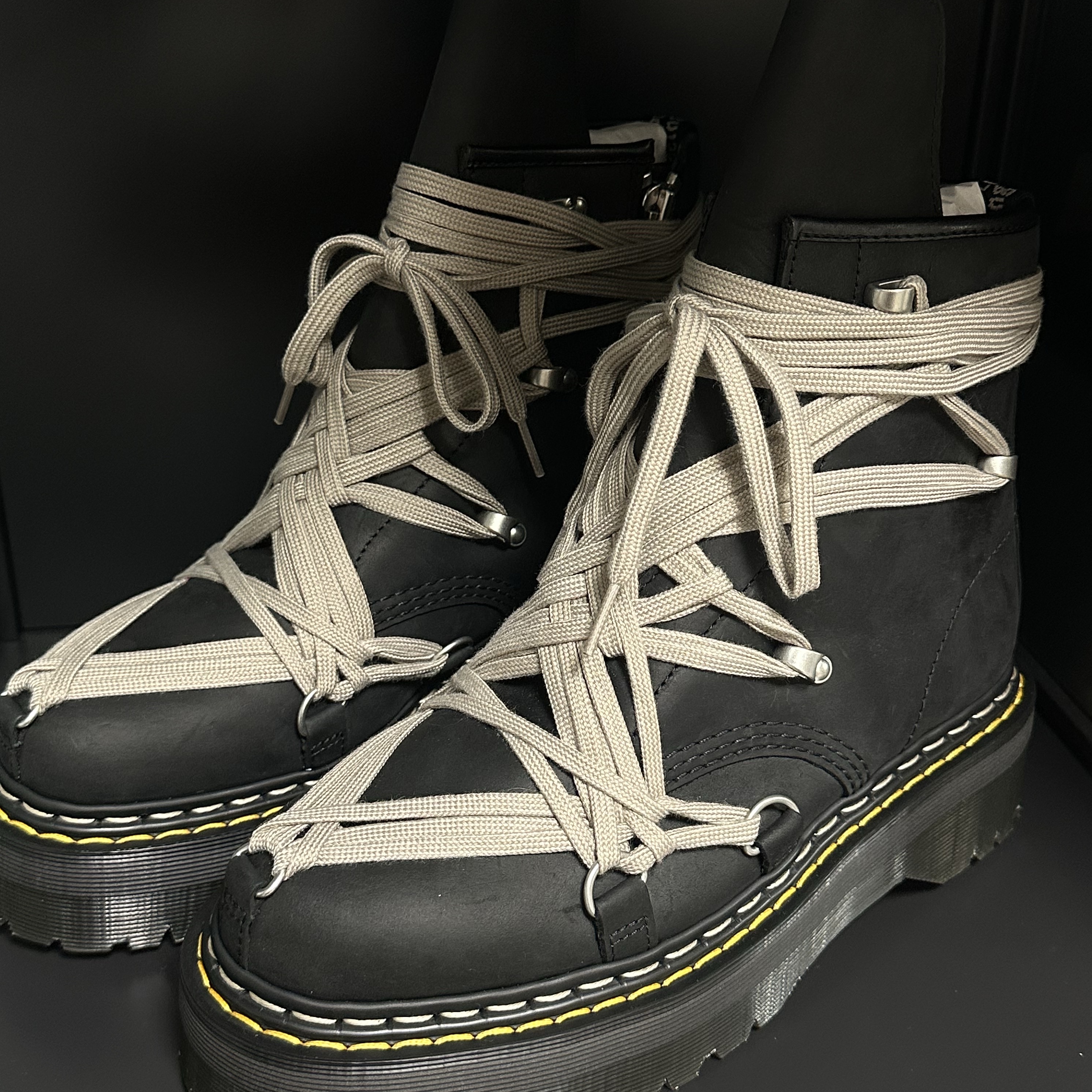 Dr. Martens x Rick Owens 1460 Quad Sole Mega Lace Boots Black ์ฐฉ์ฉ ์คํ์ผ - 1