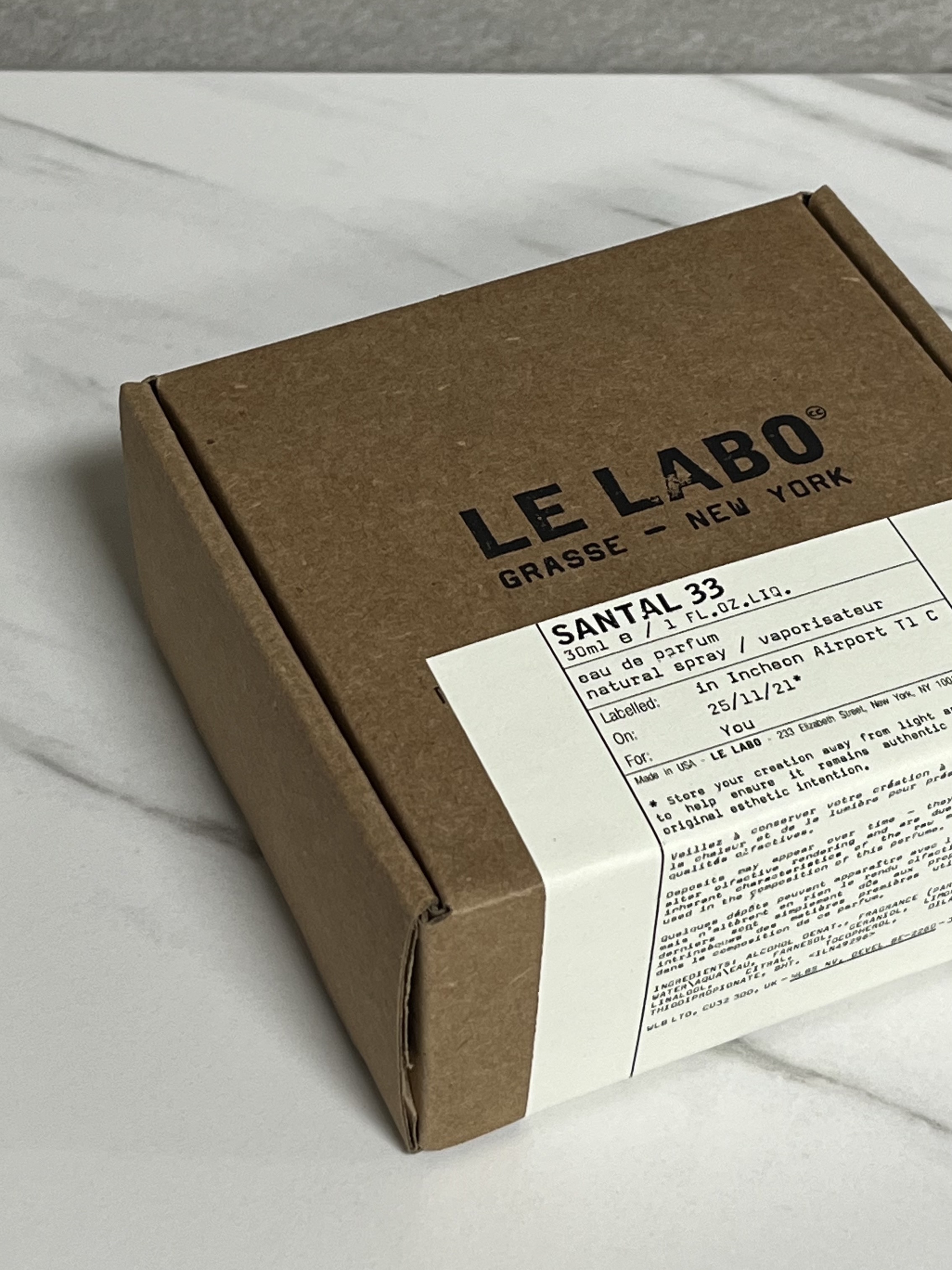 Le Labo Santal 33 Eau De Parfum 30ml 착용 스타일 - 2
