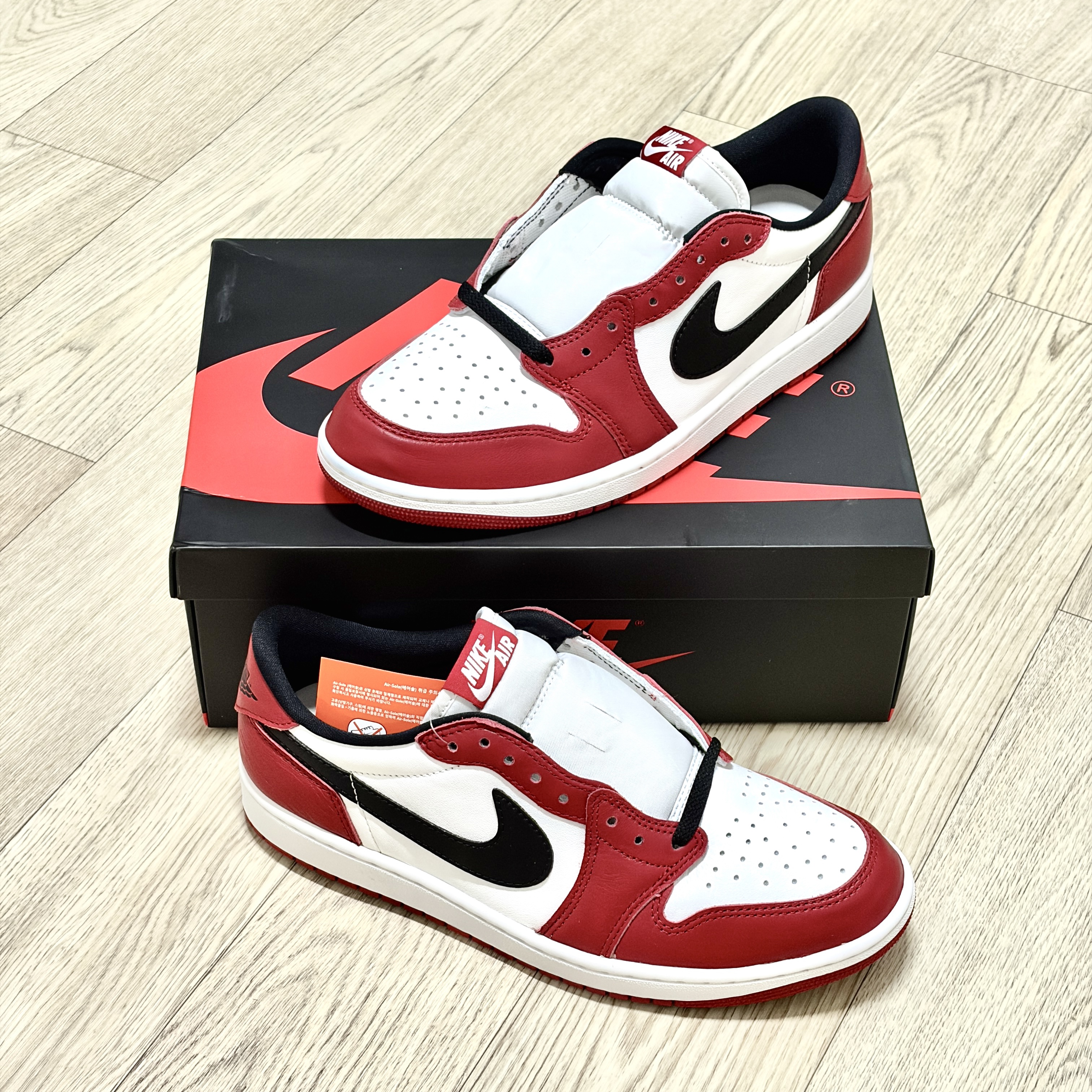 Jordan 1 Retro Low OG Chicago 착용 스타일 - 1