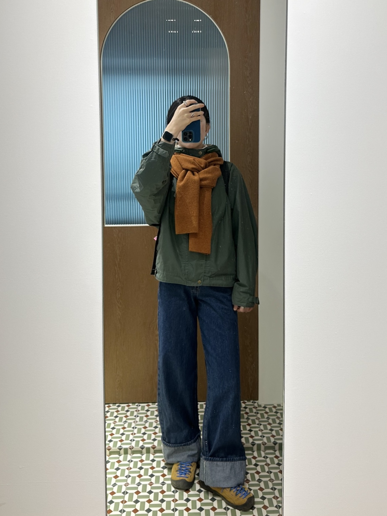 Keen Jasper Suede Sneakers Camel, Arc'teryx Heliad 15 Backpack Black 착용 스타일 - 1