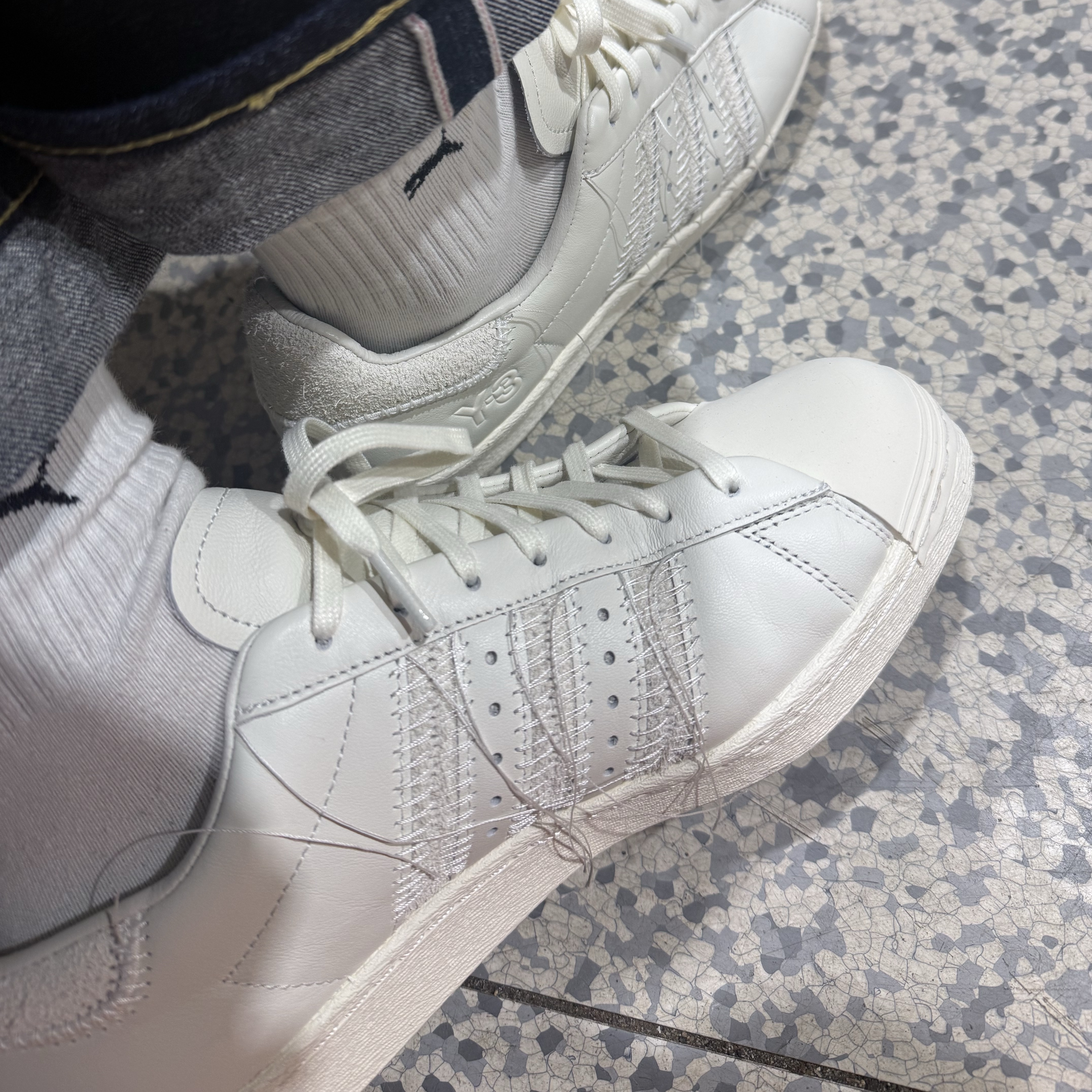 Y-3 Superstar Off White 착용 스타일
