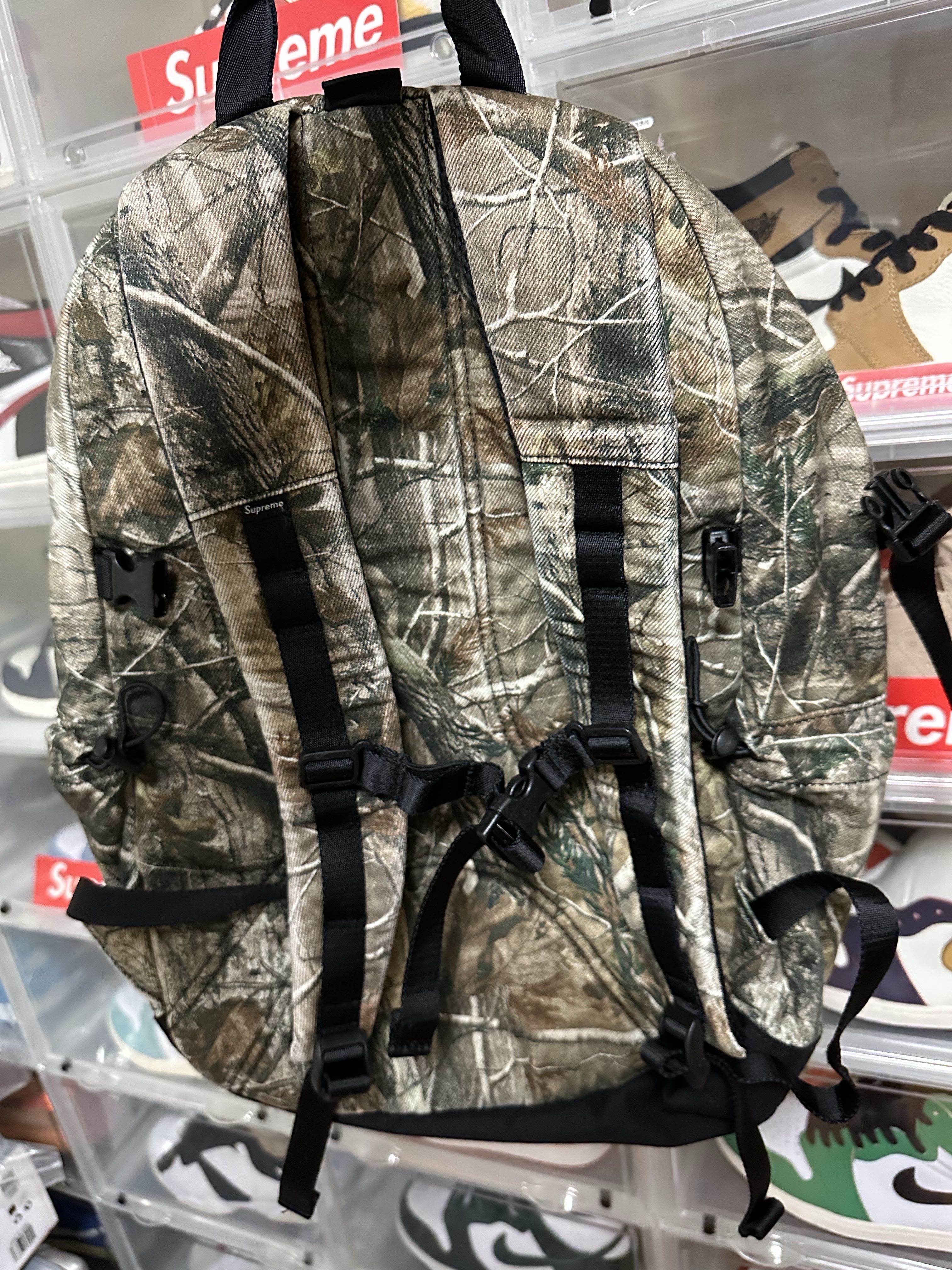 Supreme Denim Backpack Realtree AP Camo - 25FW 착용 스타일 - 1