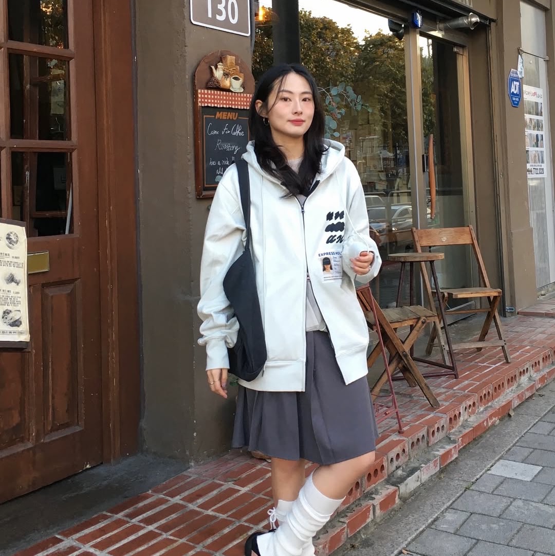 Express Holiday Passport Hoodie Zip-Up Charcoal, Express Holiday Passport Hoodie Zip-Up Sky Blue 착용 스타일 - 1