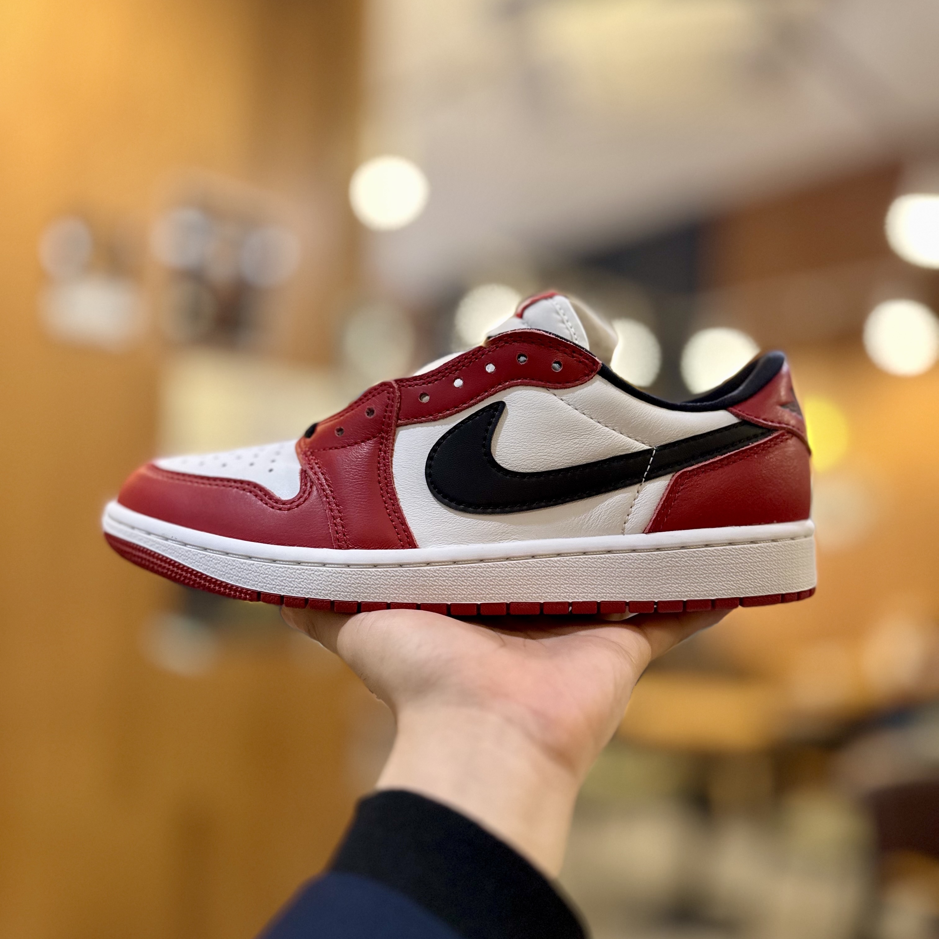 Jordan 1 Retro Low OG Chicago 착용 스타일 - 4