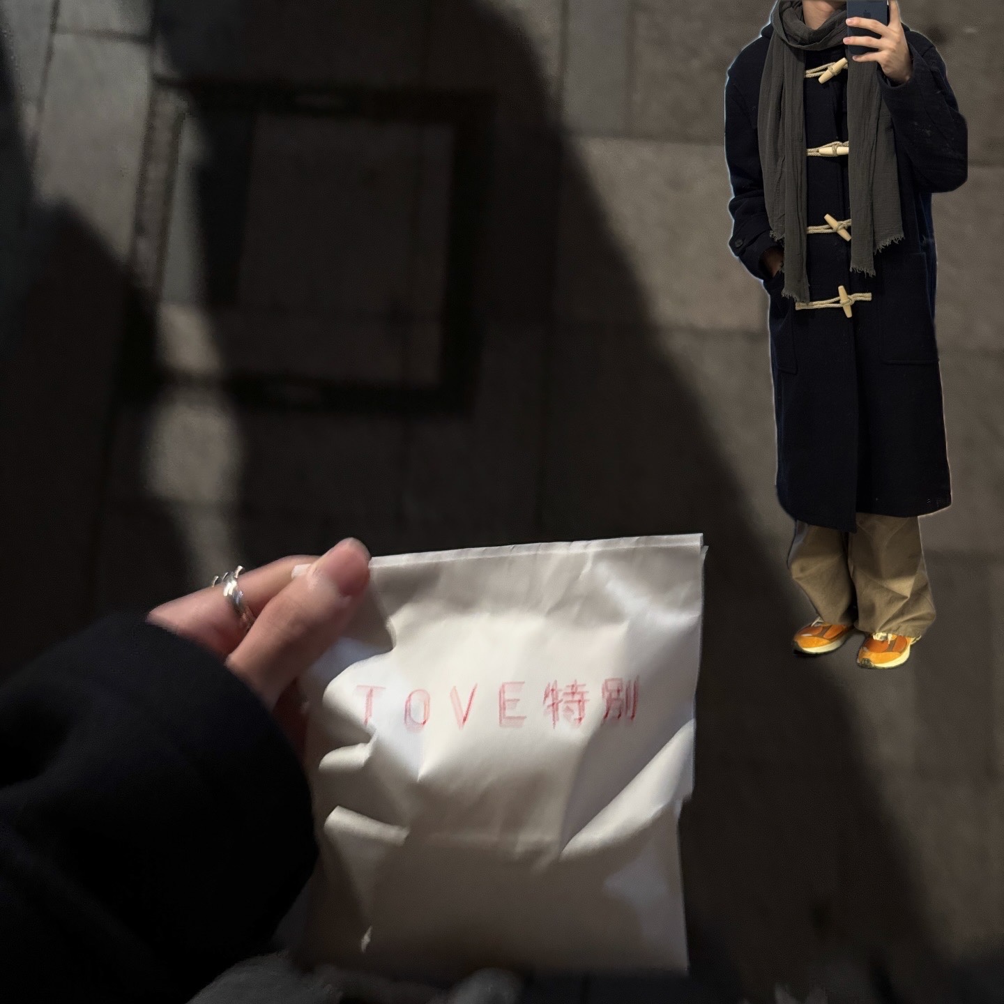 On Running x Post Archive Faction (Paf) Cloudventure Peak All Black, Dr. Martens 1461 Smooth Black 착용 스타일 - 3